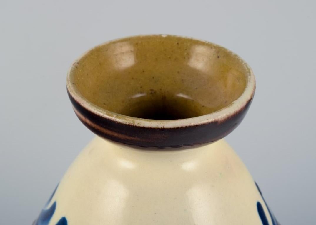 Kähler ceramic vase in cow horn decoration. 1930/40s.  In Excellent Condition For Sale In Copenhagen, DK