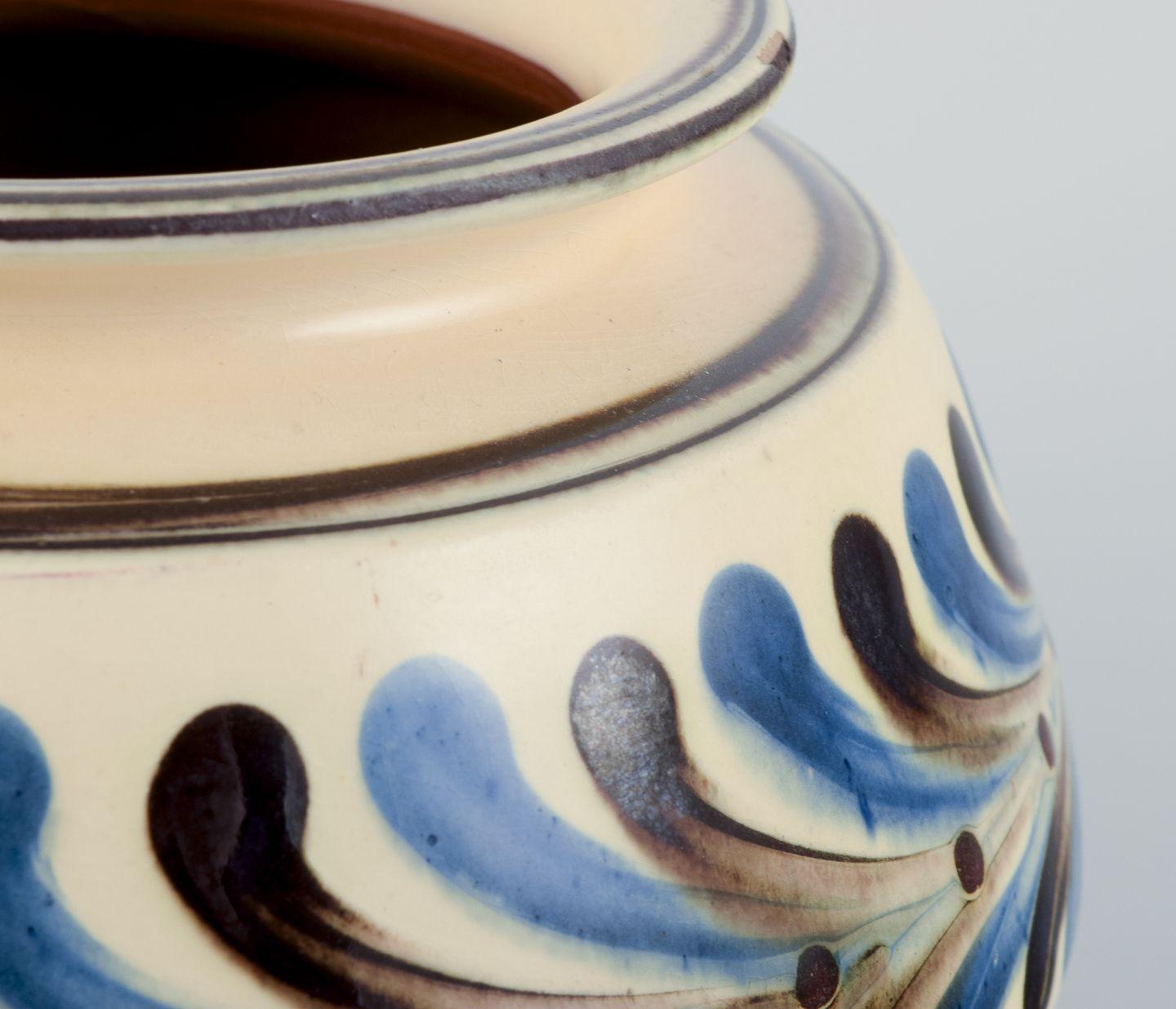 Kähler, Dänemark. Vase aus Keramik.  Kuhhorn-Technik. Handgefertigt. (Glasiert) im Angebot