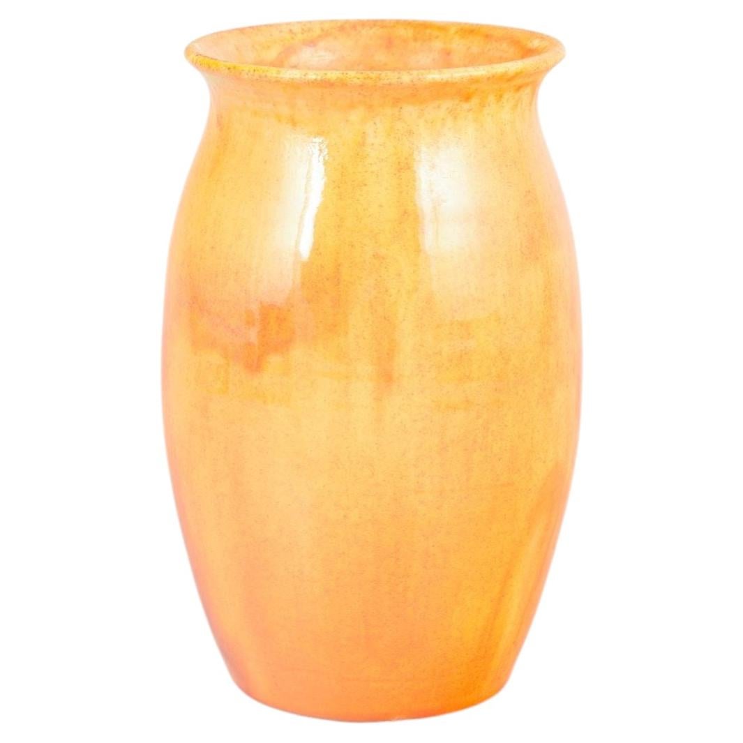 Kähler, Danimarca. Vaso in ceramica con smalto nei toni del giallo e dell'arancio. 1930s