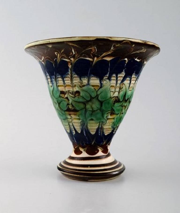 Kähler, Denmark, glazed stoneware vase, 1930s-1940s.
Stamped.
Measures: 12 cm. x 11,5 cm.
In perfect condition.