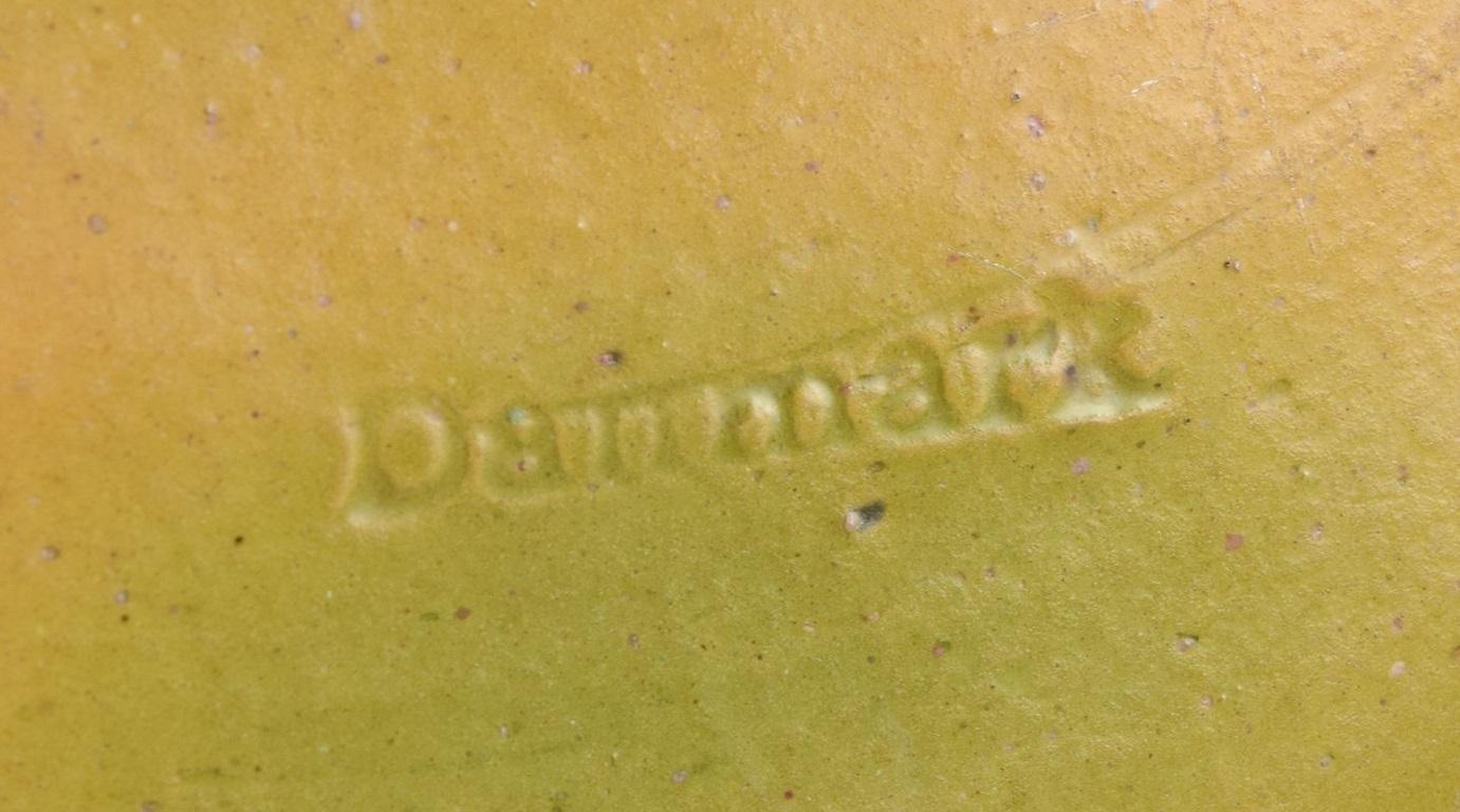 Kähler, Denmark. Large ceramic dish decorated with foliage. Ca. 1930s For Sale 1