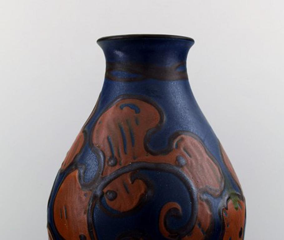 Art Deco Kähler, Denmark, Large Glazed Stoneware Vase in Modern Design, 1930s-1940s