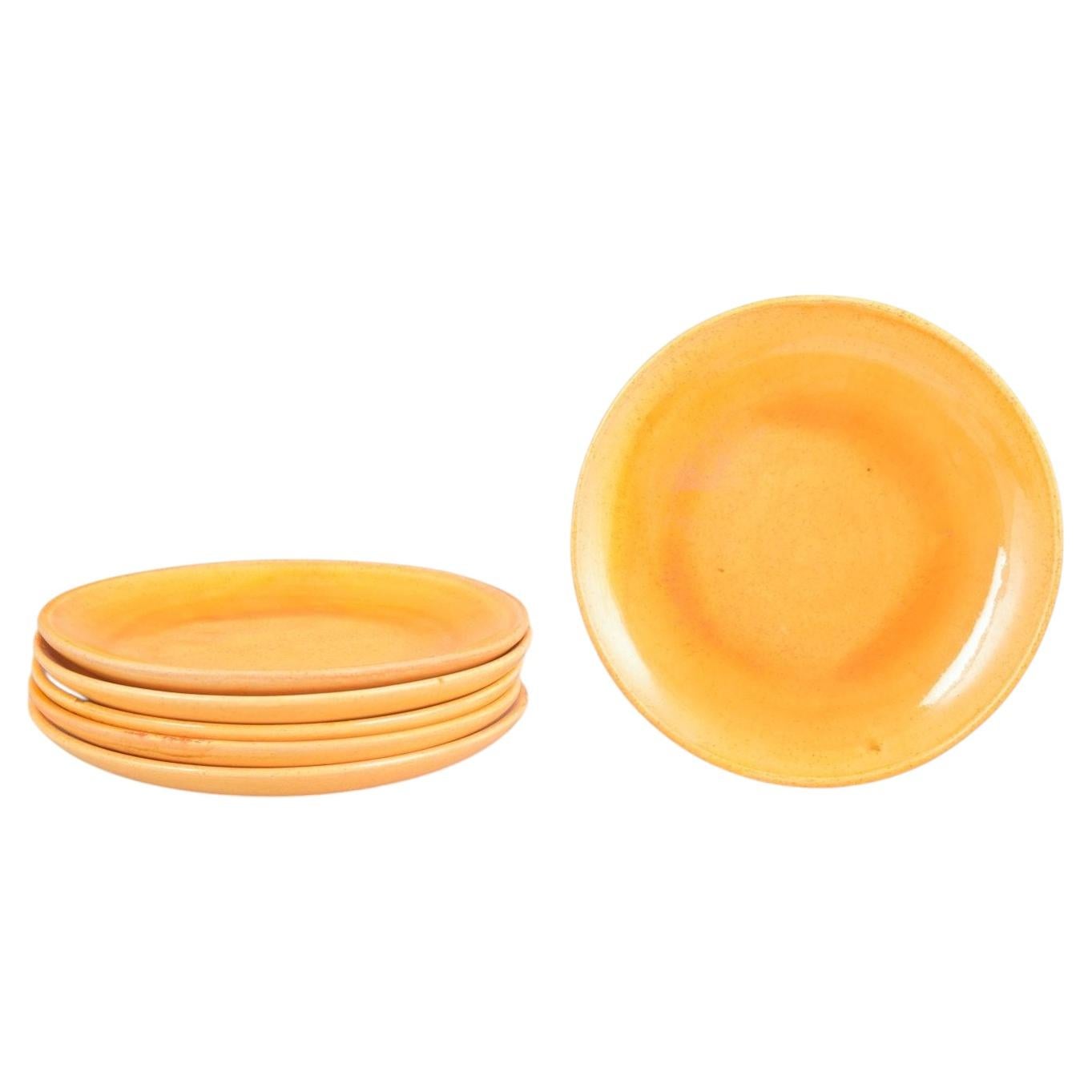 Kähler, Danemark. Six assiettes en céramique avec glaçure à l'uranium. 1930s en vente