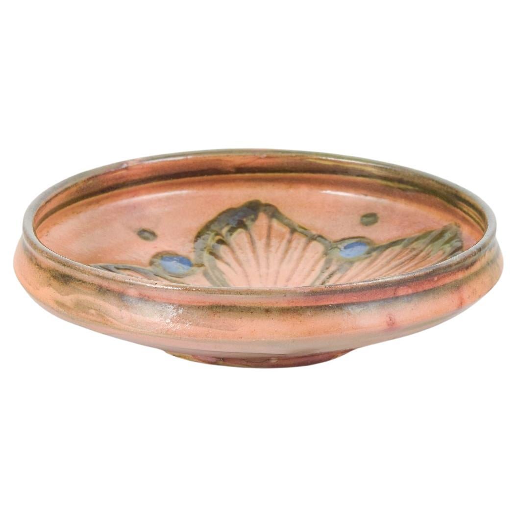 Kähler, Denmark. Small dish/bowl in pink glaze with hand-painted floral motif