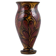 Kähler, HAK, Vase aus glasiertem Steingut in modernem Design mit Blumendekor