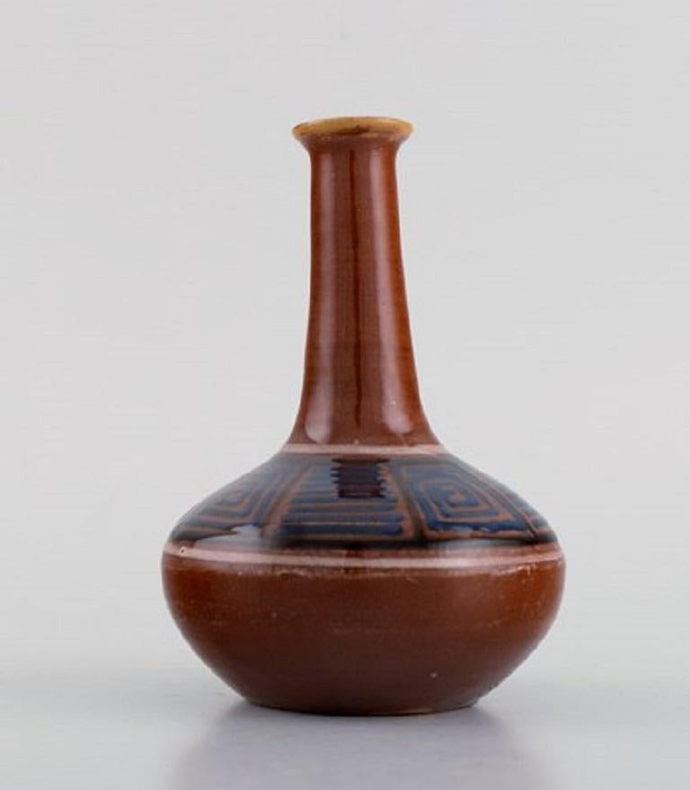 Kähler, HAK, Narrow Neck Vase in Glazed Ceramics, Geometric Pattern, 1940's In Excellent Condition For Sale In Copenhagen, DK