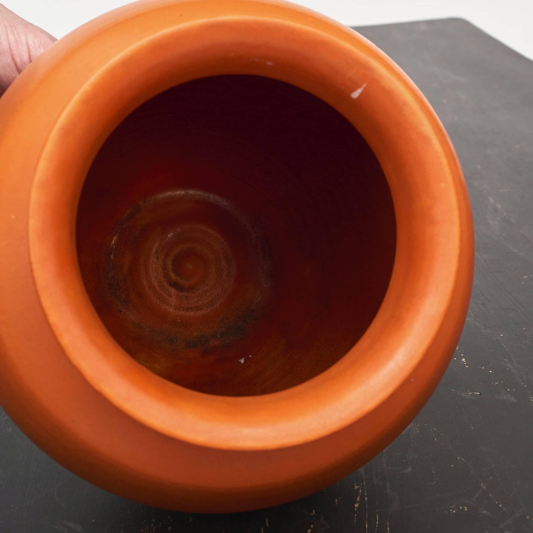 Danois Vase en céramique orange Khler, signé HAK en vente