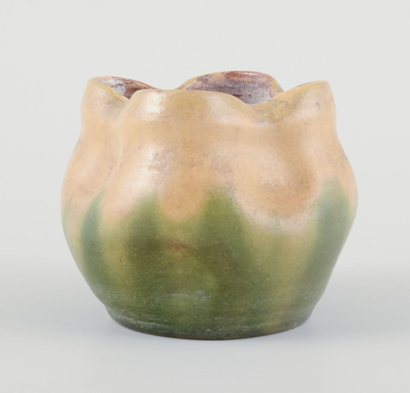 Danish Kähler, small ceramic plant pot. Art Nouveau style. Approx. 1910s. For Sale