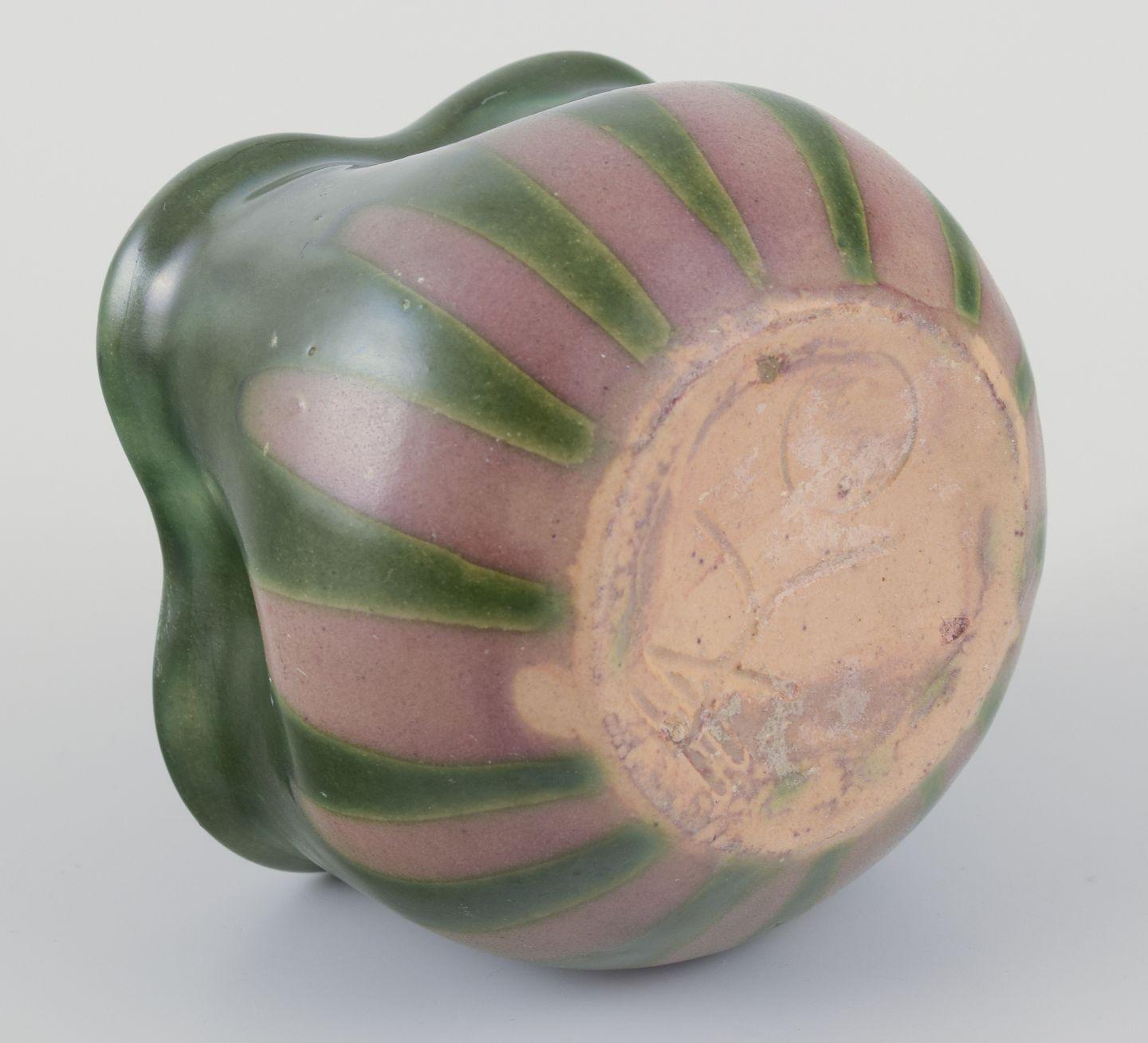 Kähler, petit pot à plantes en céramique. Style Art nouveau. Vers les années 1910. en vente 2
