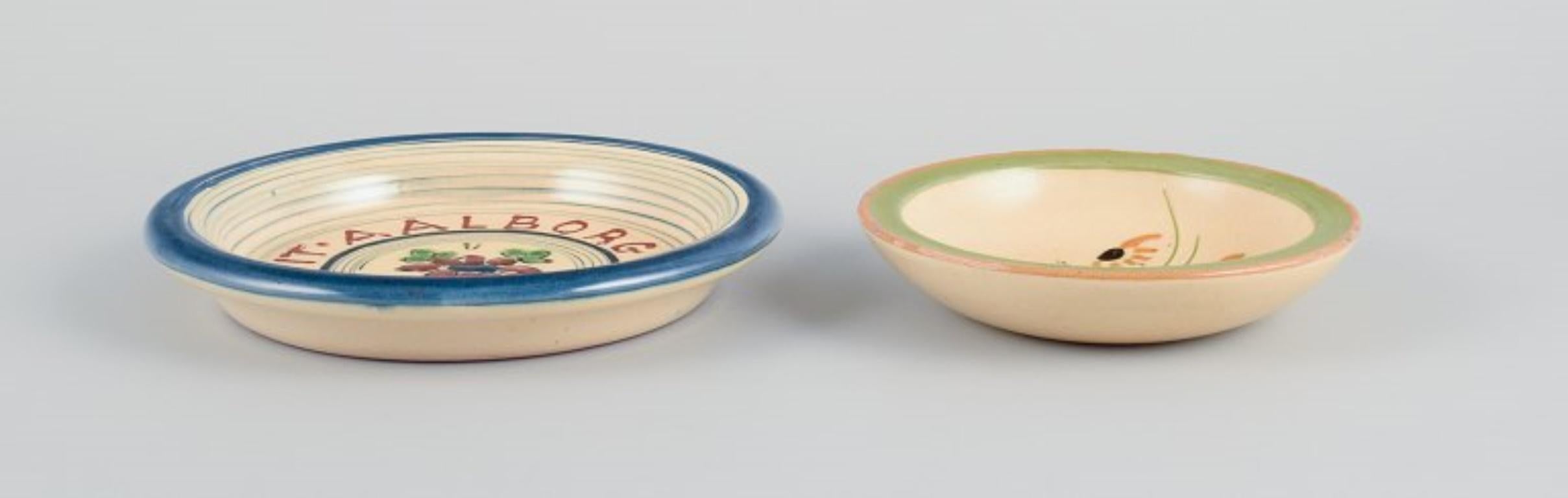 Kähler, zwei niedrige Schalen aus Keramik 1940er Jahre.  (Glasiert) im Angebot