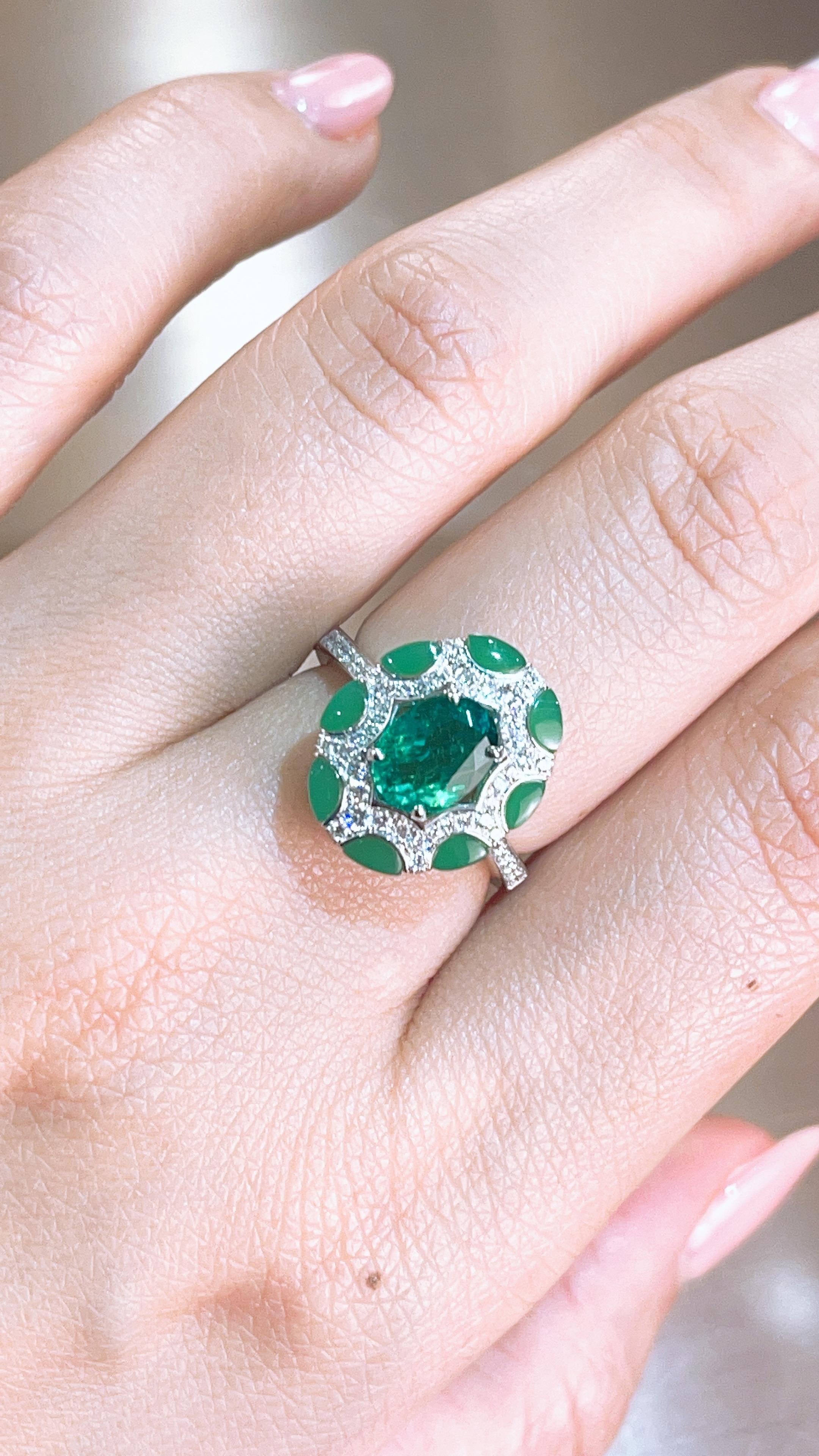 GIA 1.11 Carat Colombian Green Emerald 18K Karat White Gold Cocktail Ring In New Condition For Sale In Tsim Sha Tsui, HK
