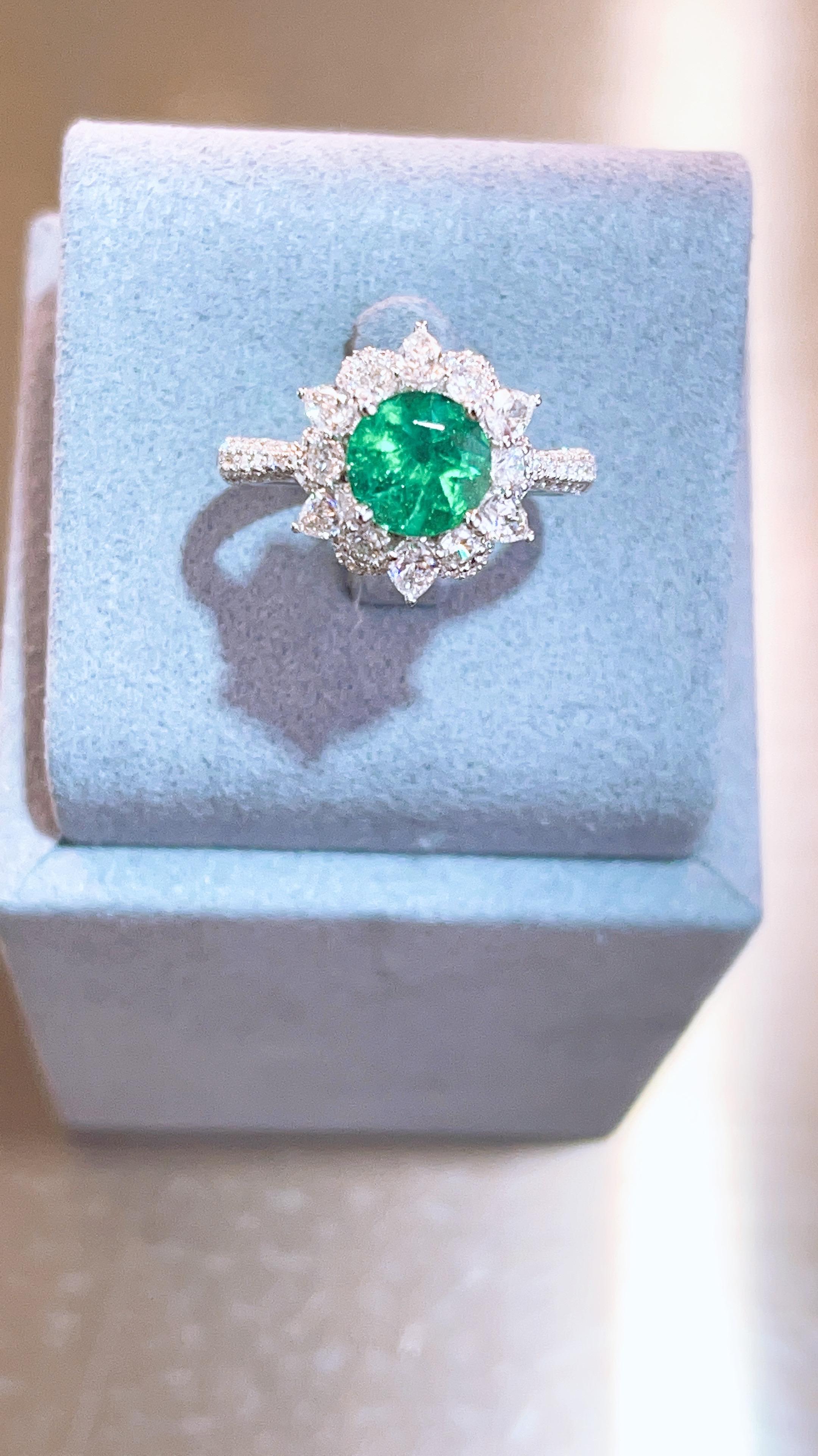 Kahn 1.3 Carat Coloumbia Emerald 18k White Gold Ring 1
