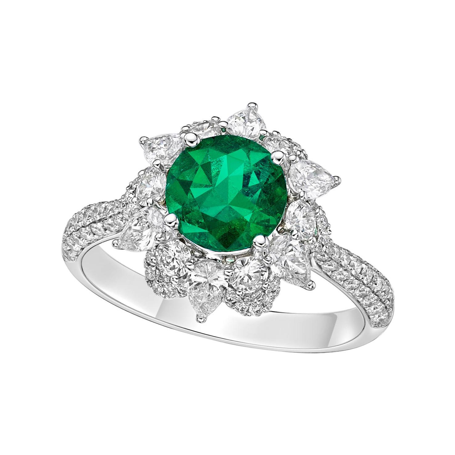 Kahn 1.3 Carat Coloumbia Emerald 18k White Gold Ring