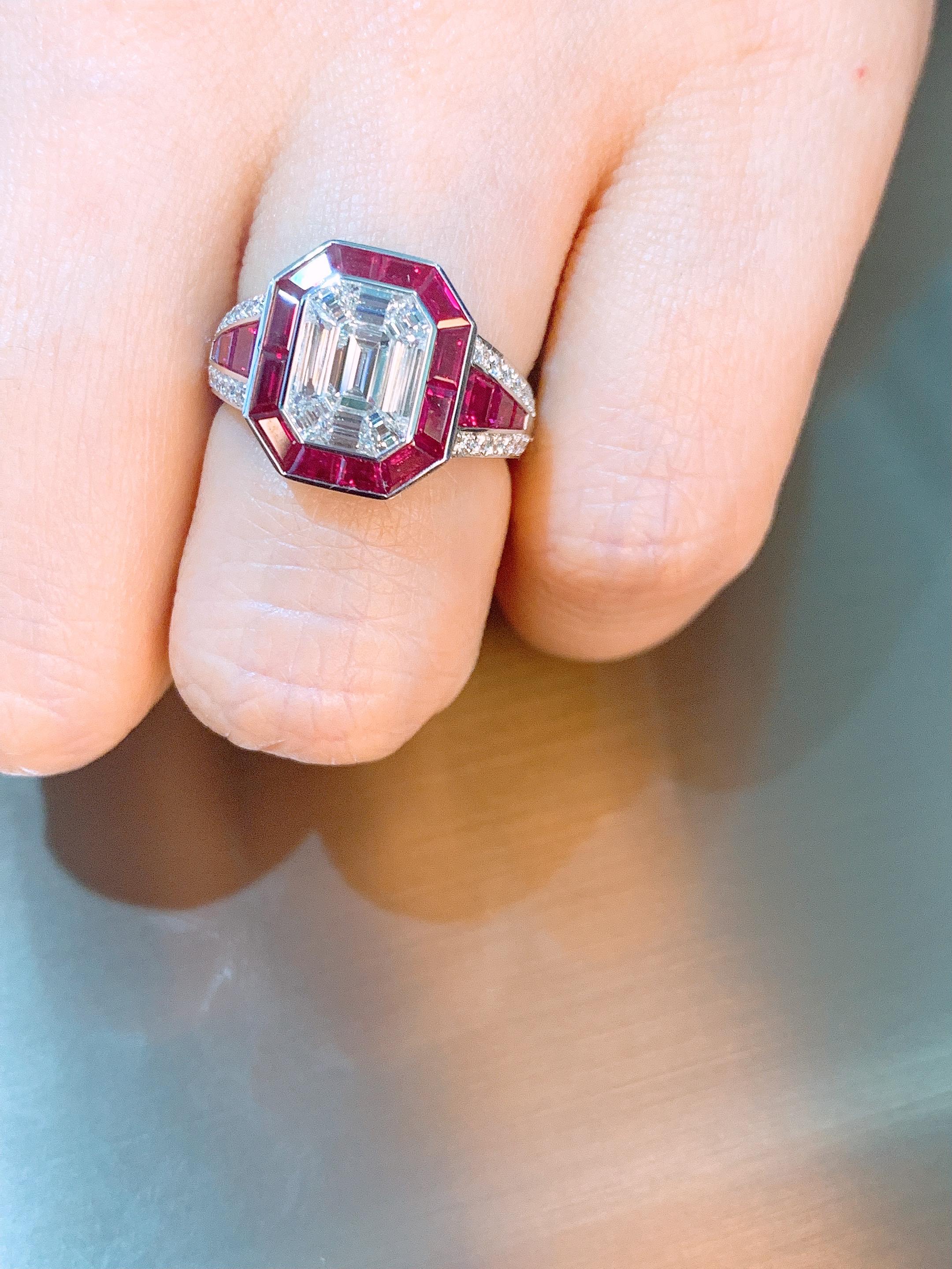 18 Karat Gold  Emerald Cut Diamond Ruby Ring  In New Condition For Sale In Tsim Sha Tsui, HK