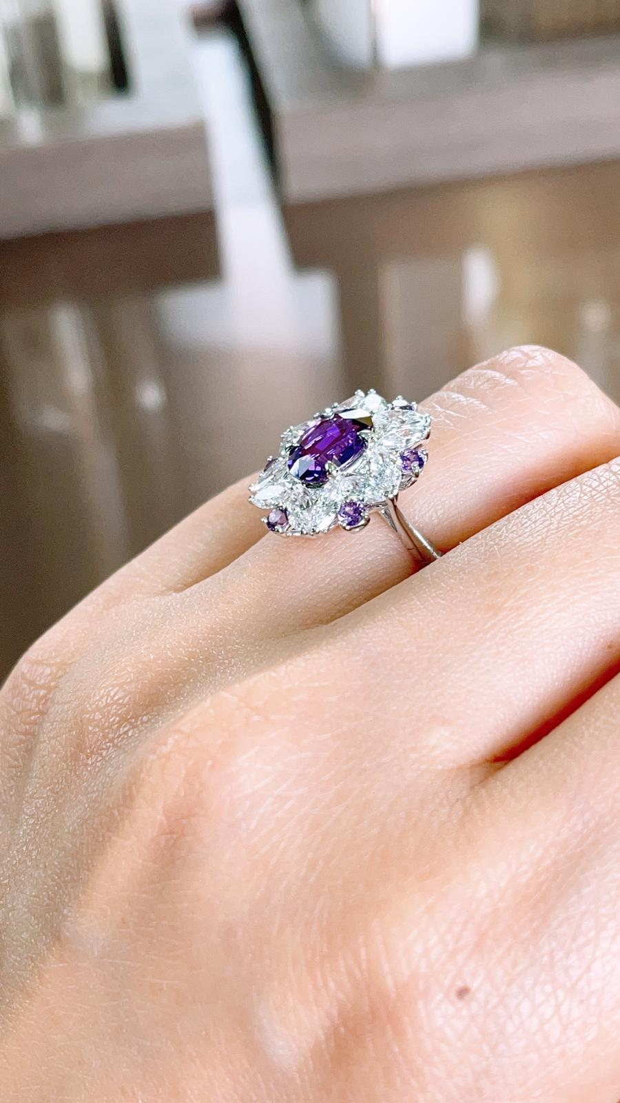 Kahn GIA Certified 2.17 Carat Pink- Purple Unheat Sapphire Ring In New Condition In Tsim Sha Tsui, HK