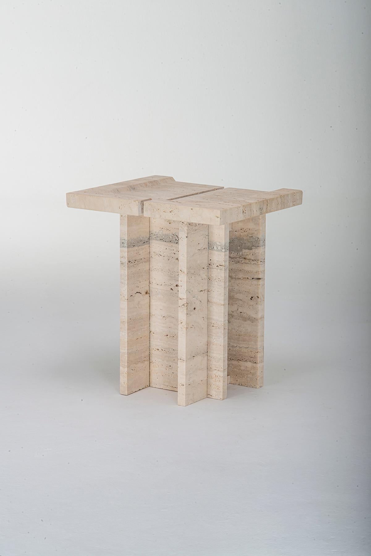 Fatto a mano Stool Roman Travertine Biege Contemporary Handcrafted Kahn by Sanna Völker in vendita