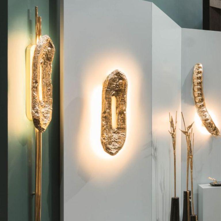 Kahy - Lámpara de pared artesanal de latón con acabado dorado en Nuevo estado para la venta en Porto, PT