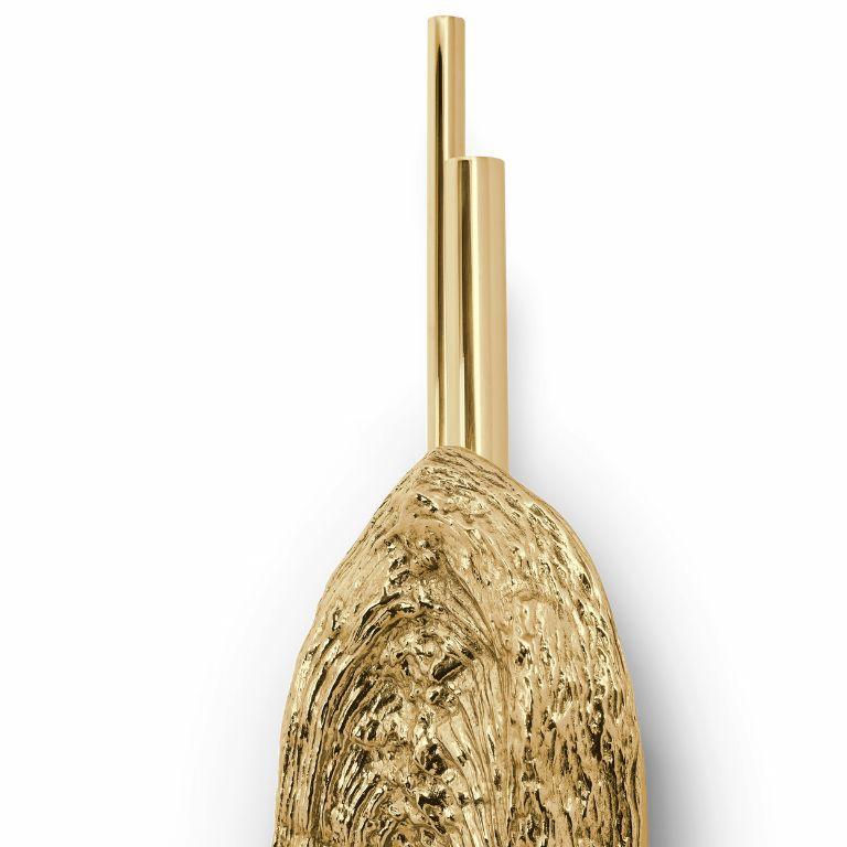 Antorcha Kahy: Iluminación de latón pulido con diseño orgánico - Lámpara decorativa elegante Moderno orgánico en venta