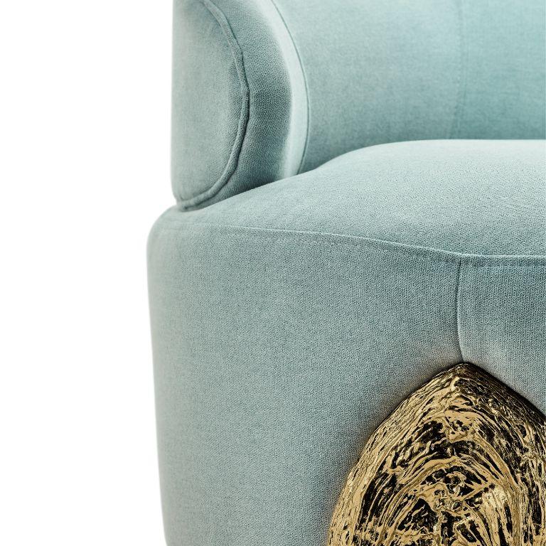 Varnished Kahy - Vanity Chair with brass gold polished finish For Sale