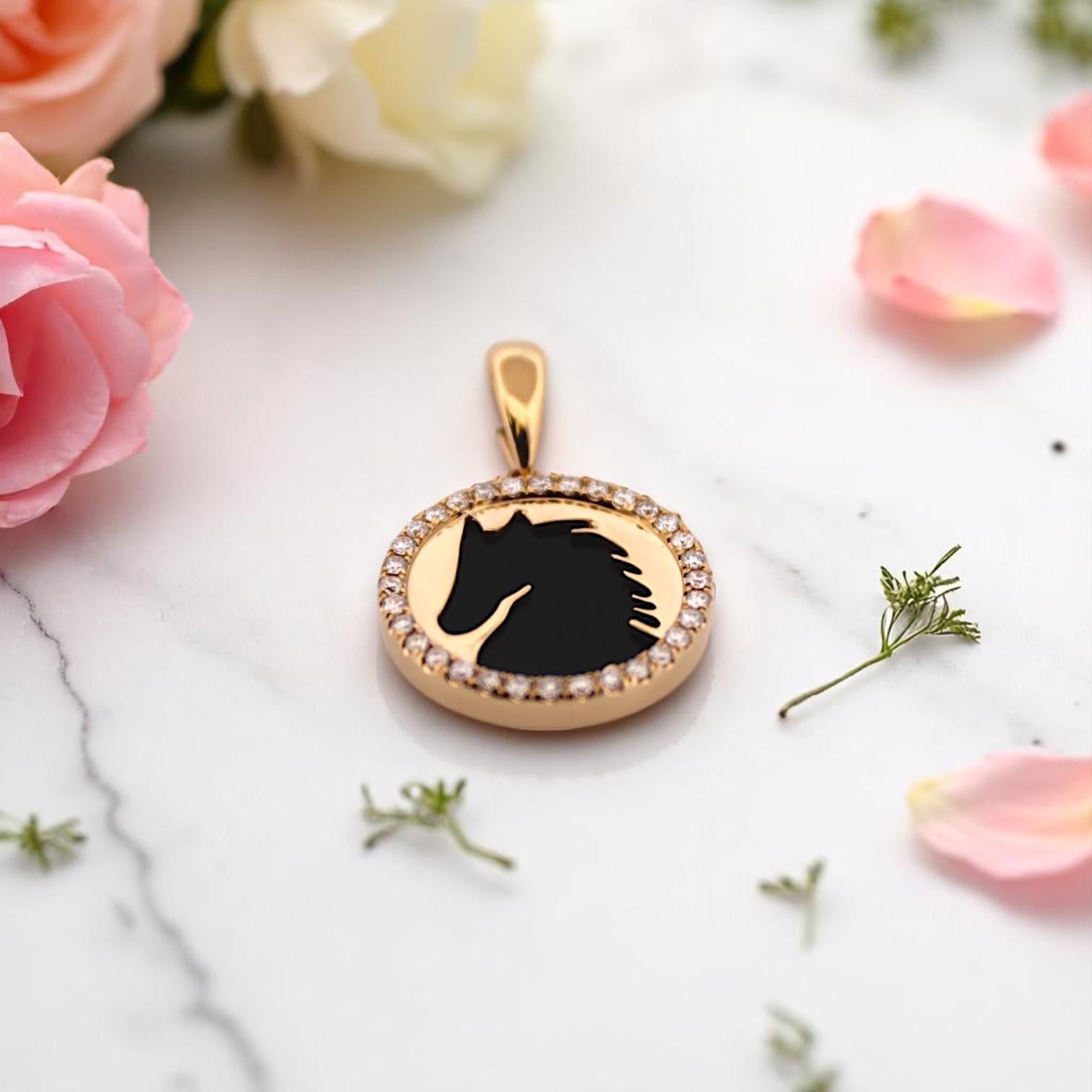 Kai  18k Yellow Gold Pendant – 1.89 ct Black Onyx with Horse Head Cutout In New Condition For Sale In Greeneville, TN