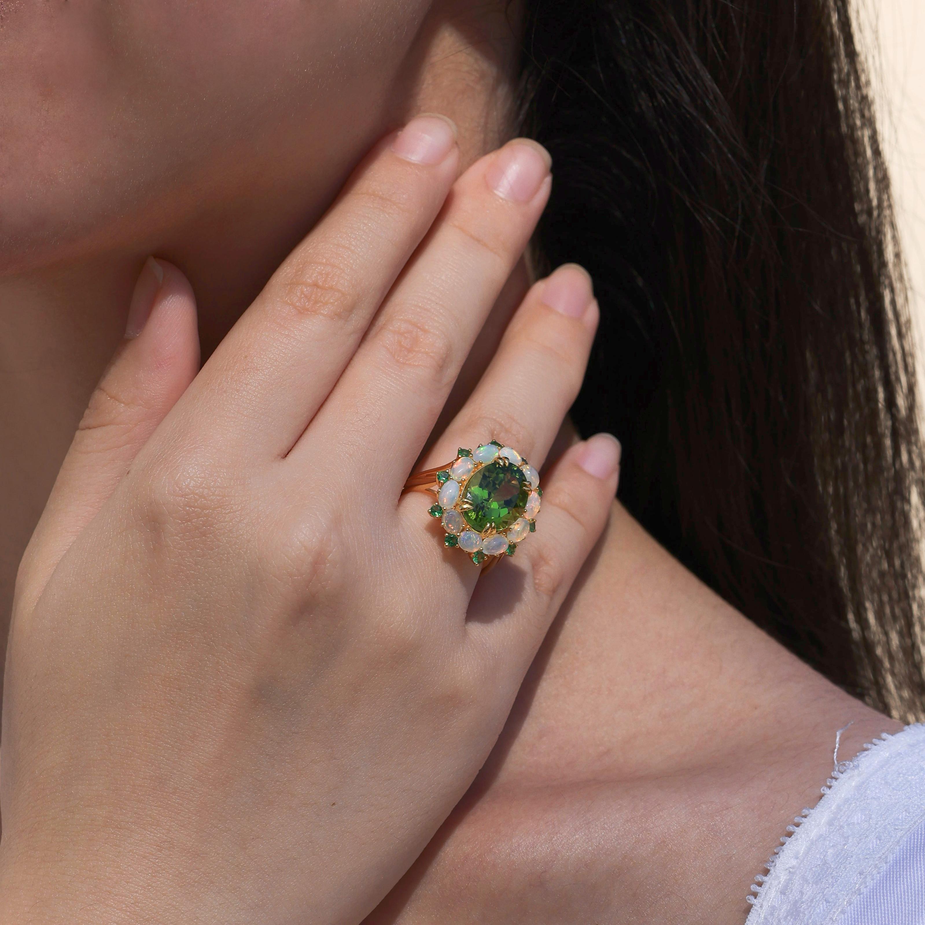 Kai 9,15ctw Grüner Peridot Opal Tsavorit Cluster Cocktail Ring Damen im Angebot