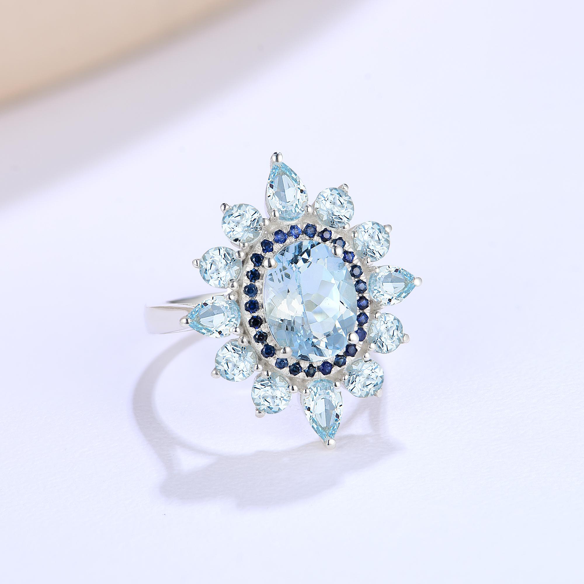 Kai Aquamarine Sapphire Cocktail Ring in 14K White Gold In New Condition For Sale In Rowland Heights, CA