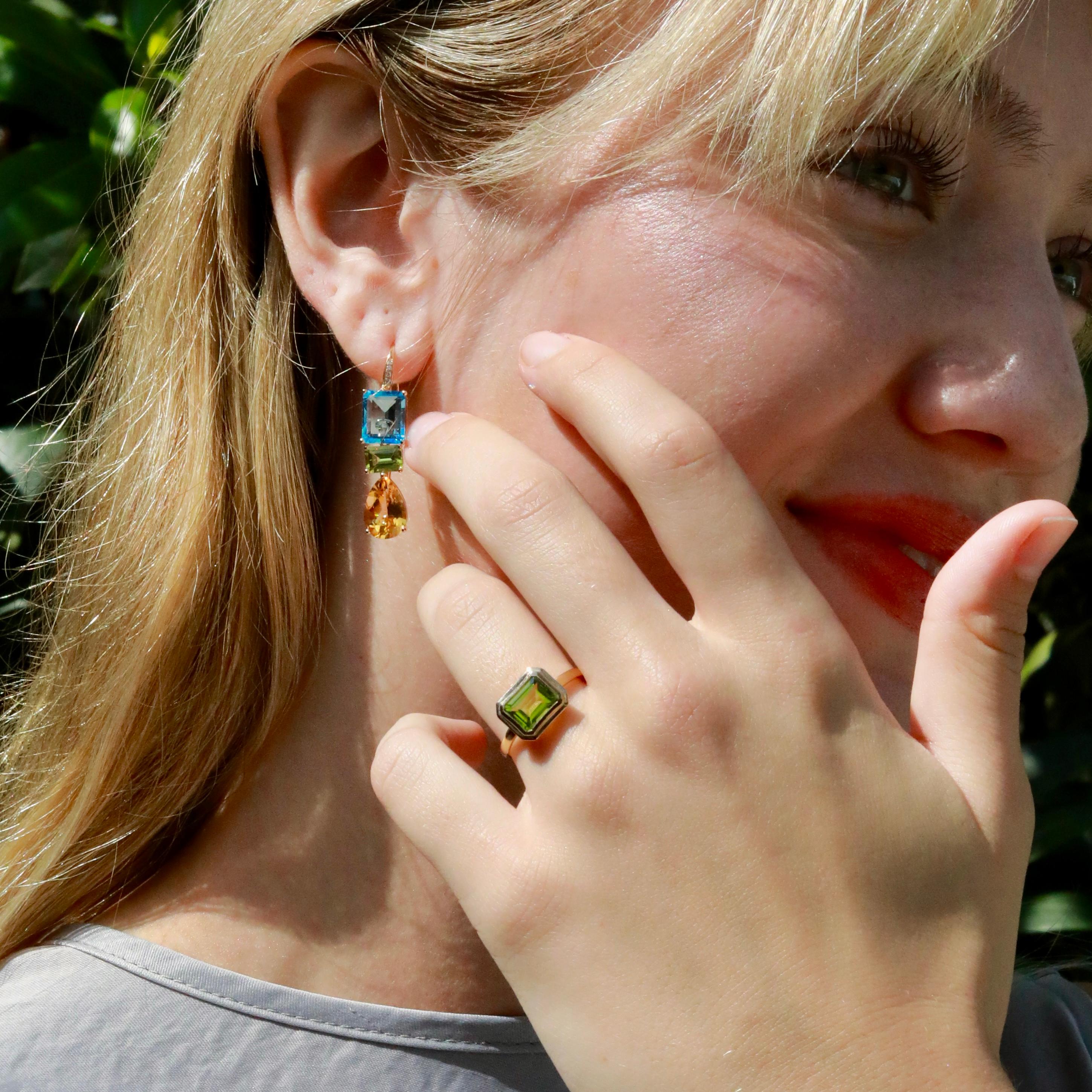 Bague Est-Ouest Kai Bella 2.80ctw Emerald-Cut Peridot en vente 4