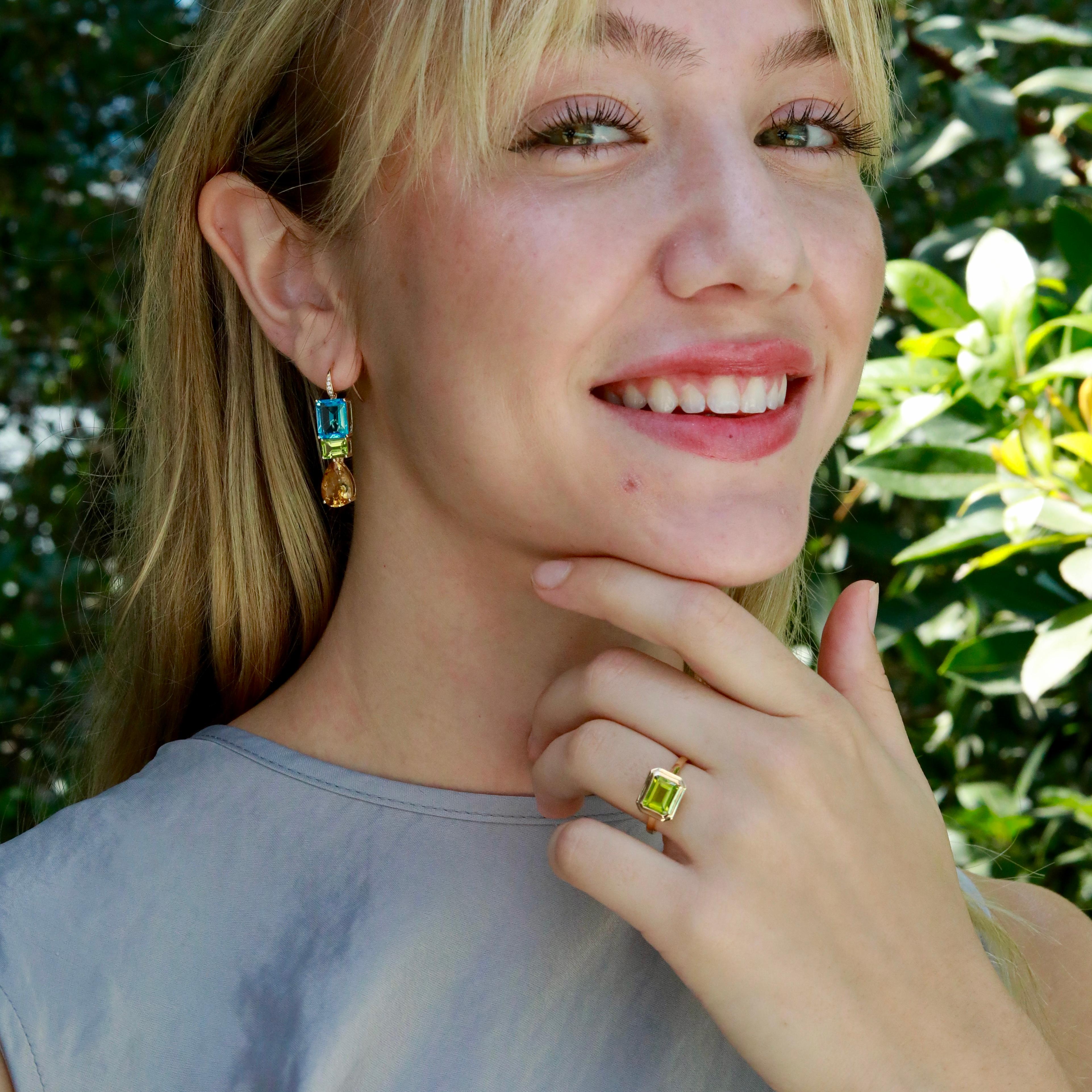 Bague Est-Ouest Kai Bella 2.80ctw Emerald-Cut Peridot en vente 5