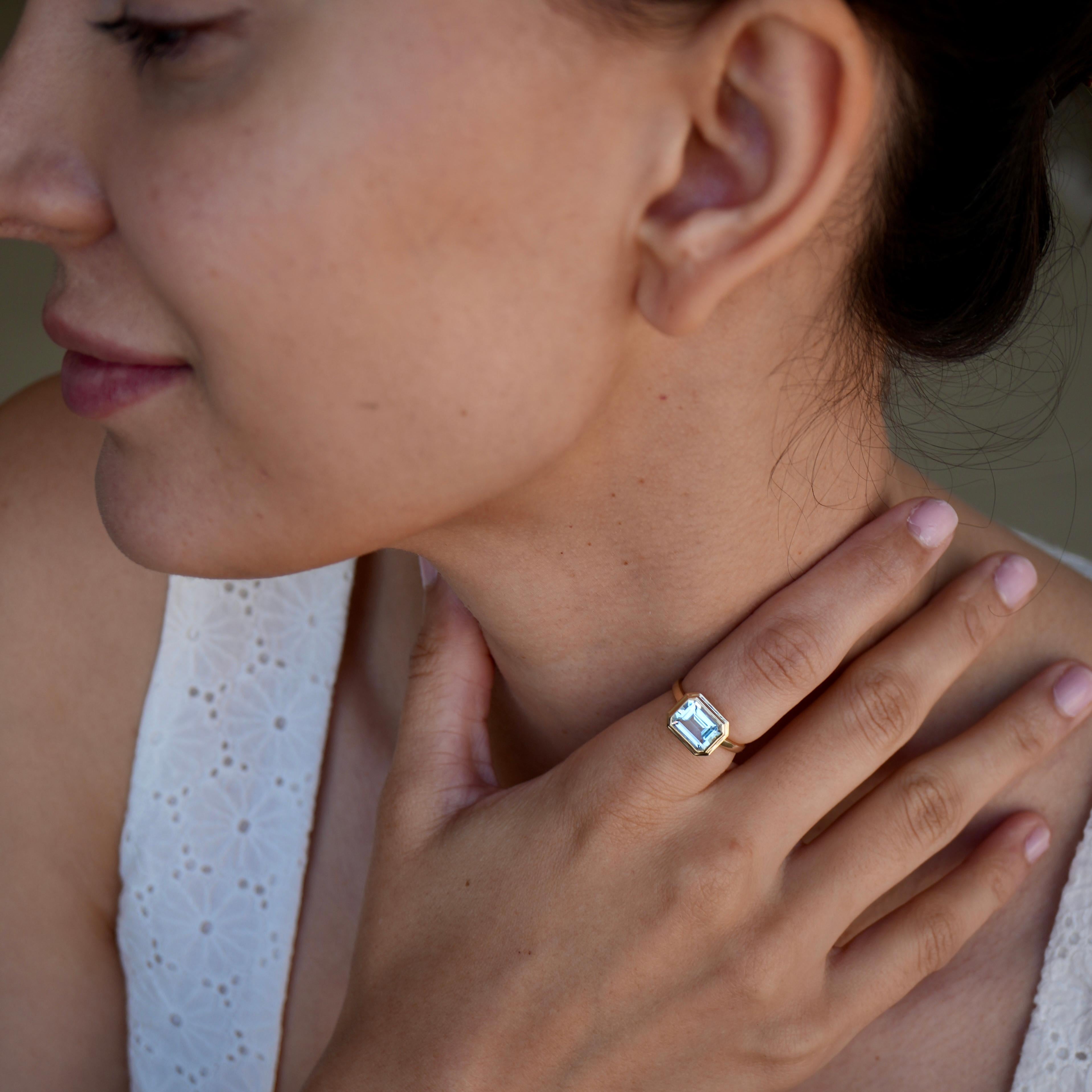 Modern Kai Bella East-West 2.2 ctw Emerald-Cut Aquamarine Ring For Sale