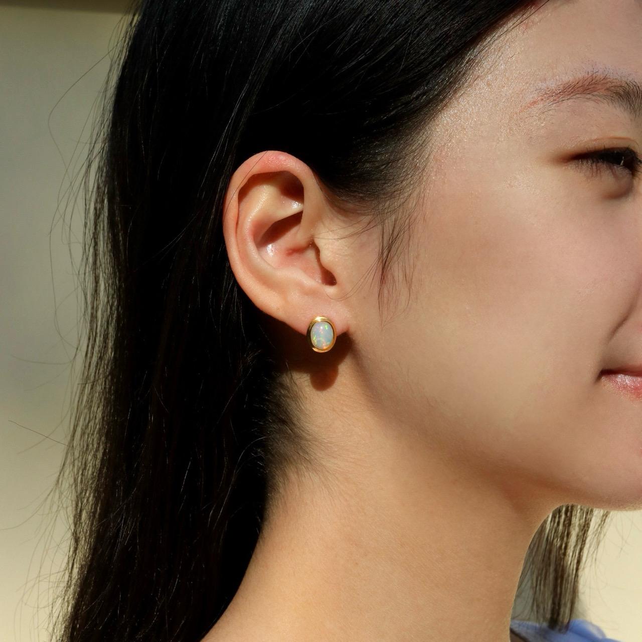 Modern Kai Bella Oval Fire Opal Earrings in 14K Solid Gold For Sale