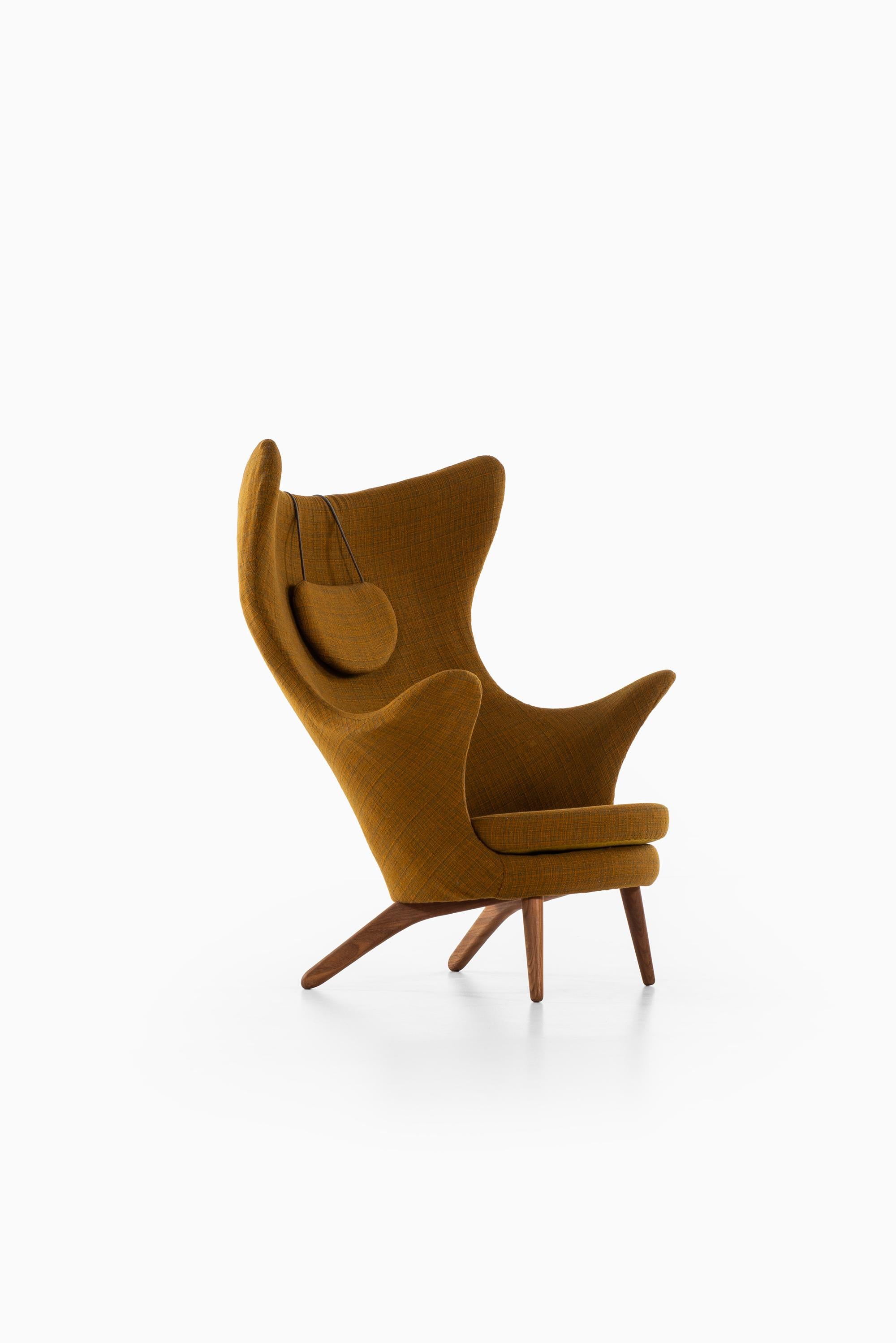 Scandinavian Modern Kai Bruun Easy Chair Model Siesta Produced by Sesam Møbler in Denmark