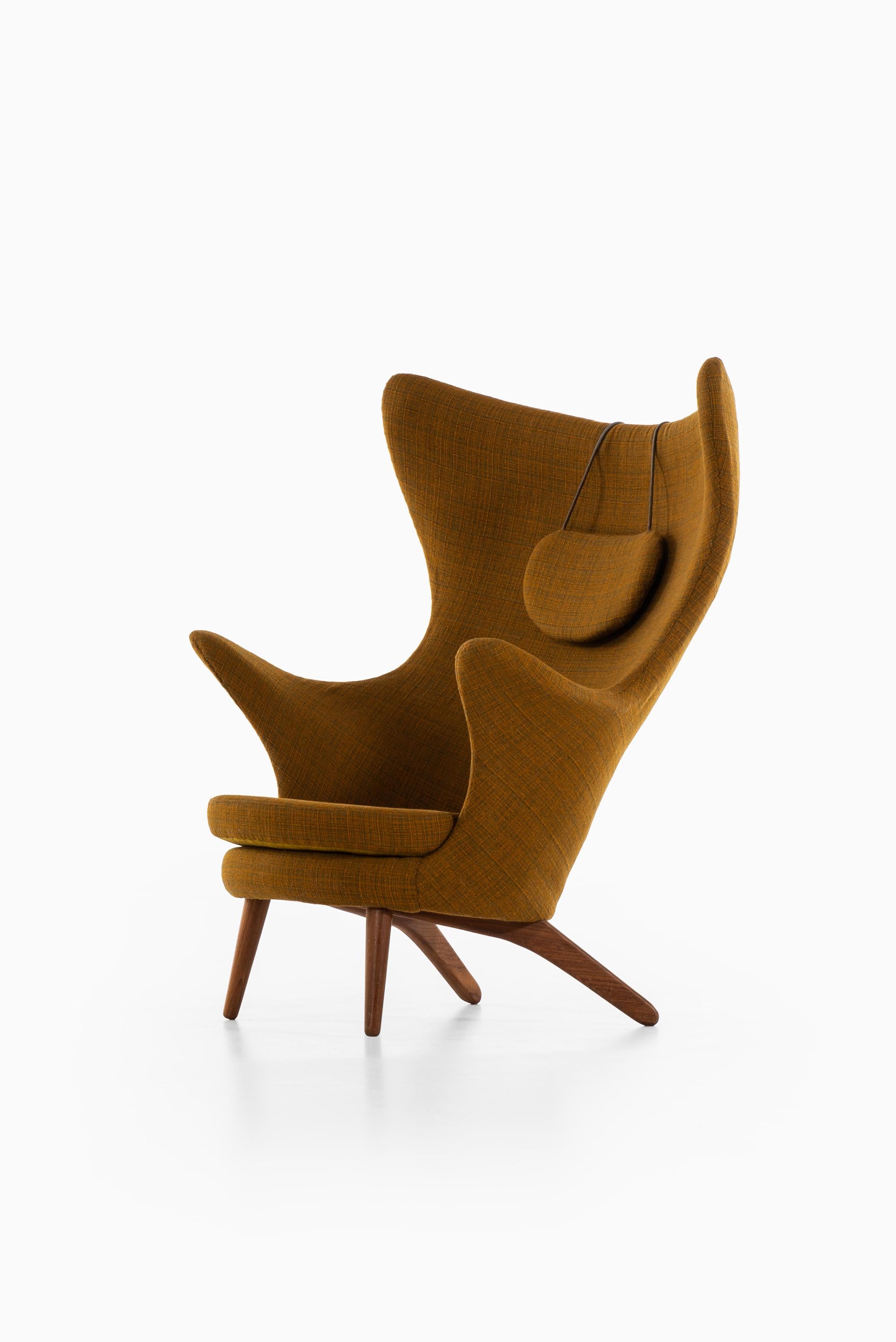 Fabric Kai Bruun Easy Chair Model Siesta Produced by Sesam Møbler in Denmark