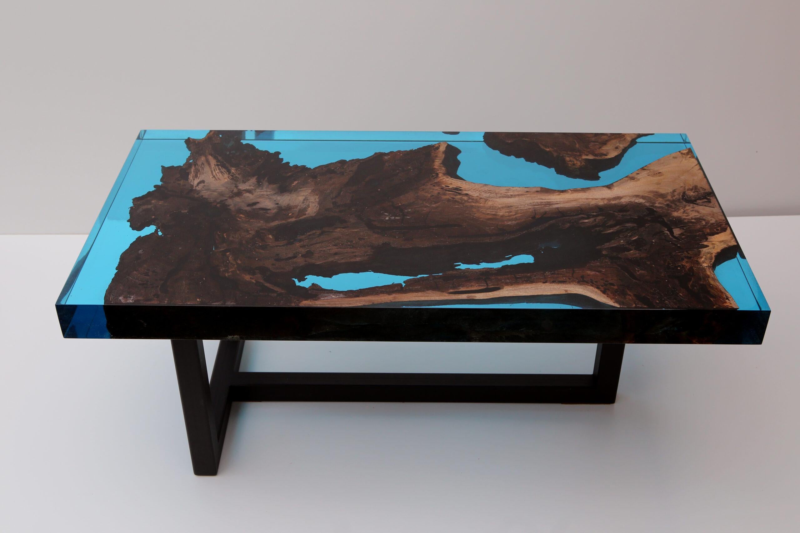 Table basse Kai par KV Design
Unique en son genre
Dimensions : D 52 x L 100 x H 42 cm.
MATERIAL : Noyer, époxy et métal.

Tous les produits sont fabriqués sur mesure en 1 exemplaire unique. Veuillez nous contacter.

KV Design est une équipe de