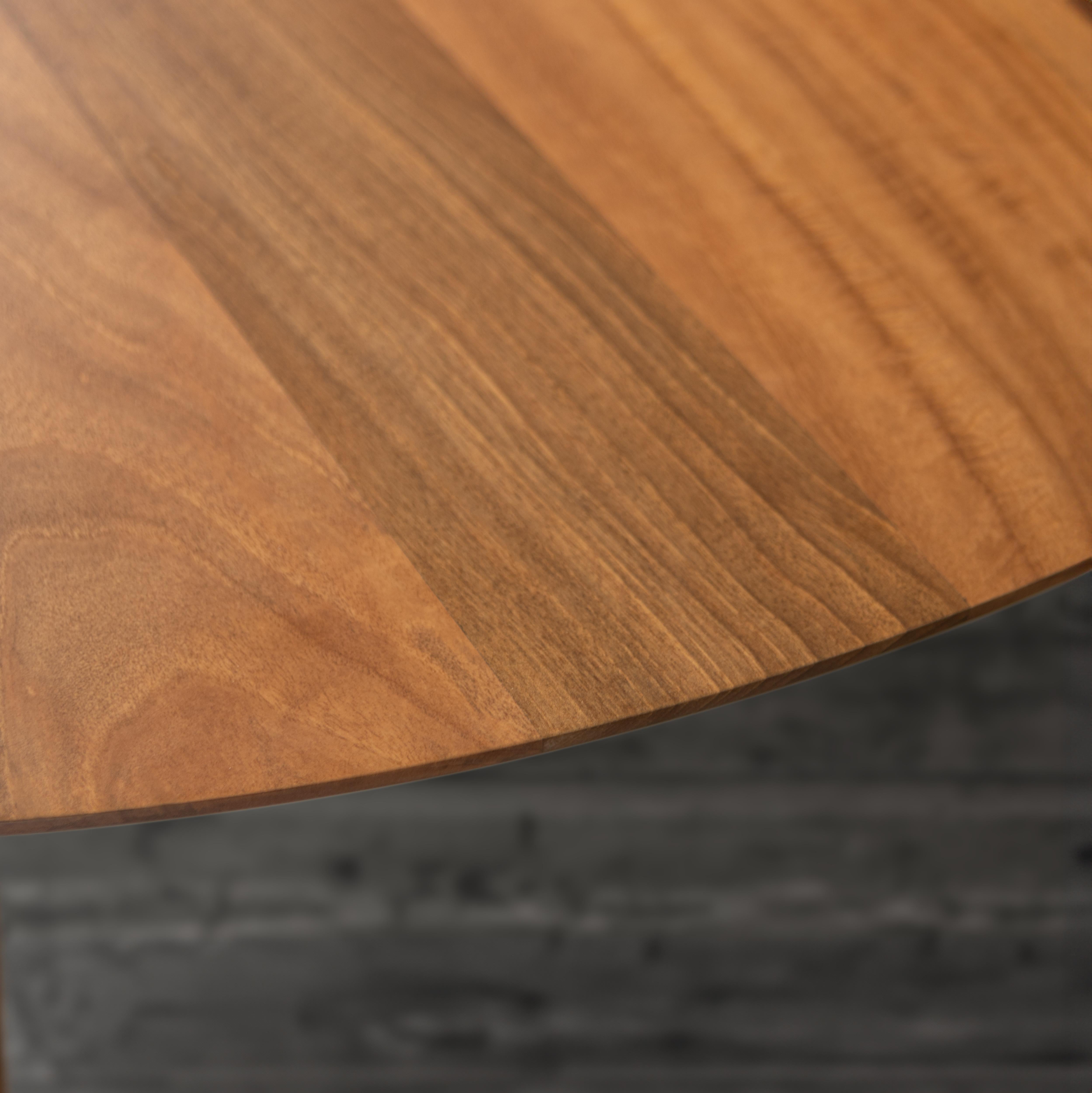 Kai Dining Table in Solid Walnut, Italian Design, Customizable Finish In New Condition For Sale In Roma, IT