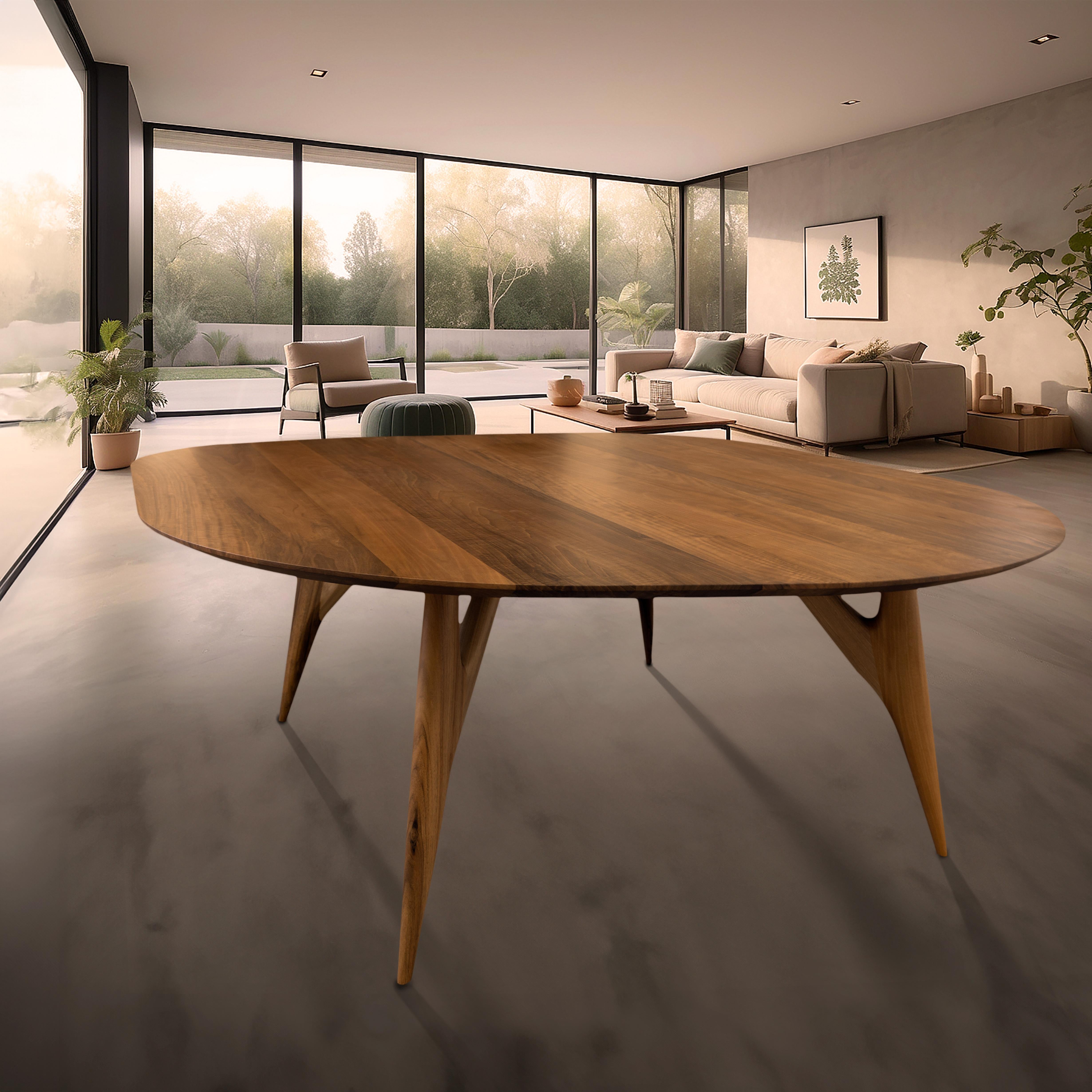 Nutwood Kai Dining Table in Solid Walnut, Italian Design, Customizable Finish For Sale