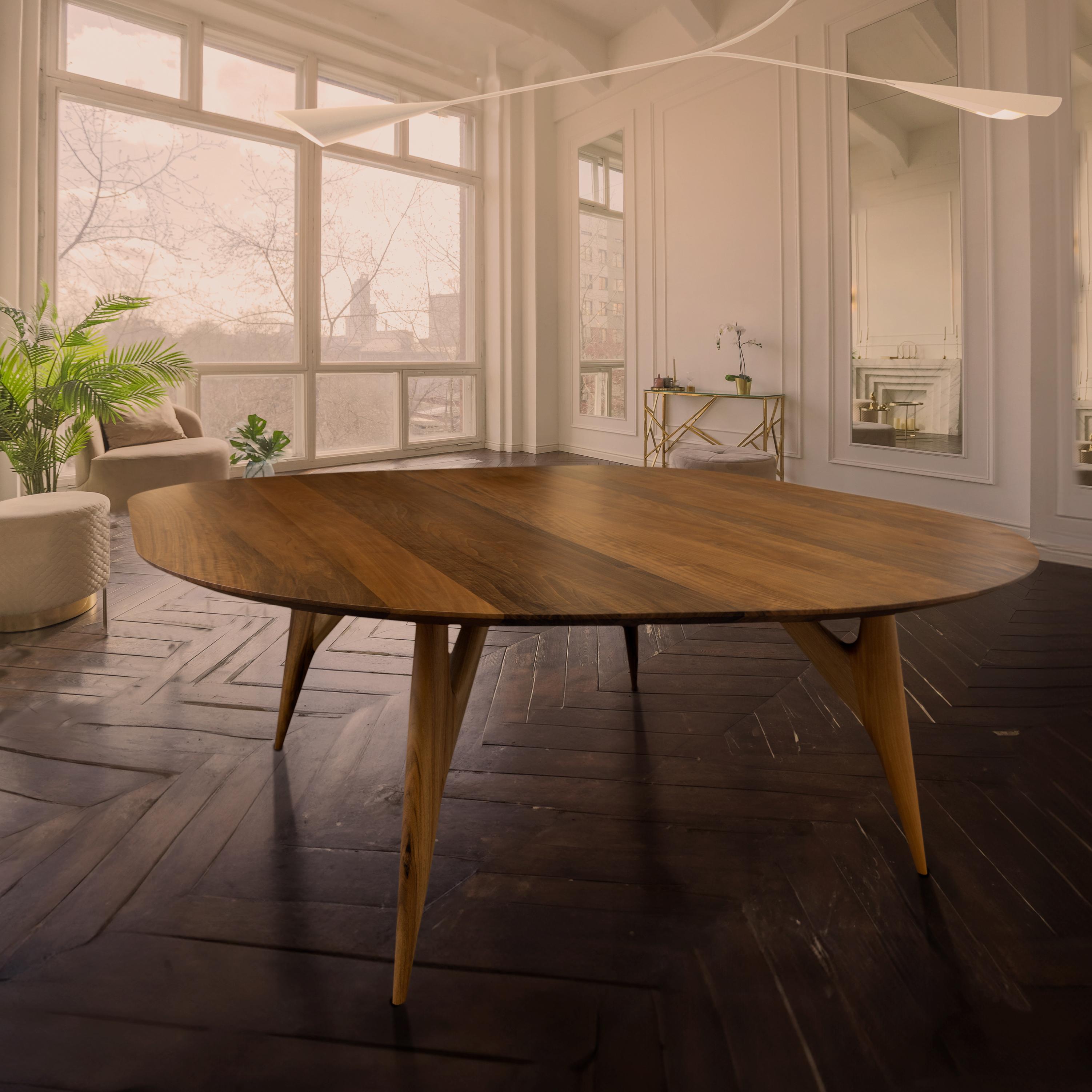 Kai Dining Table in Solid Walnut, Italian Design, Customizable Finish For Sale 2