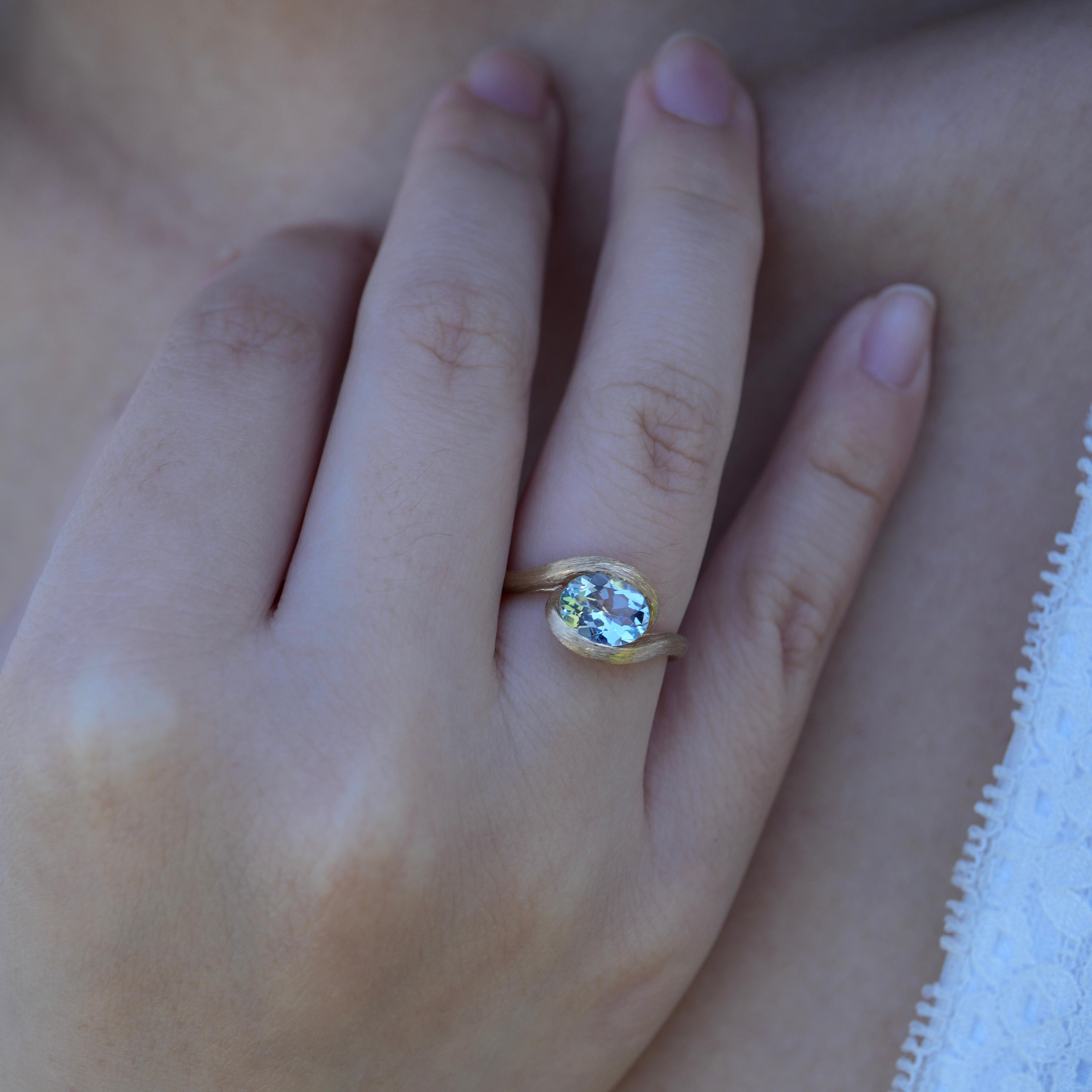 Bague Kai Eternal Wave aigue-marine ovale est-ouest Pour femmes en vente