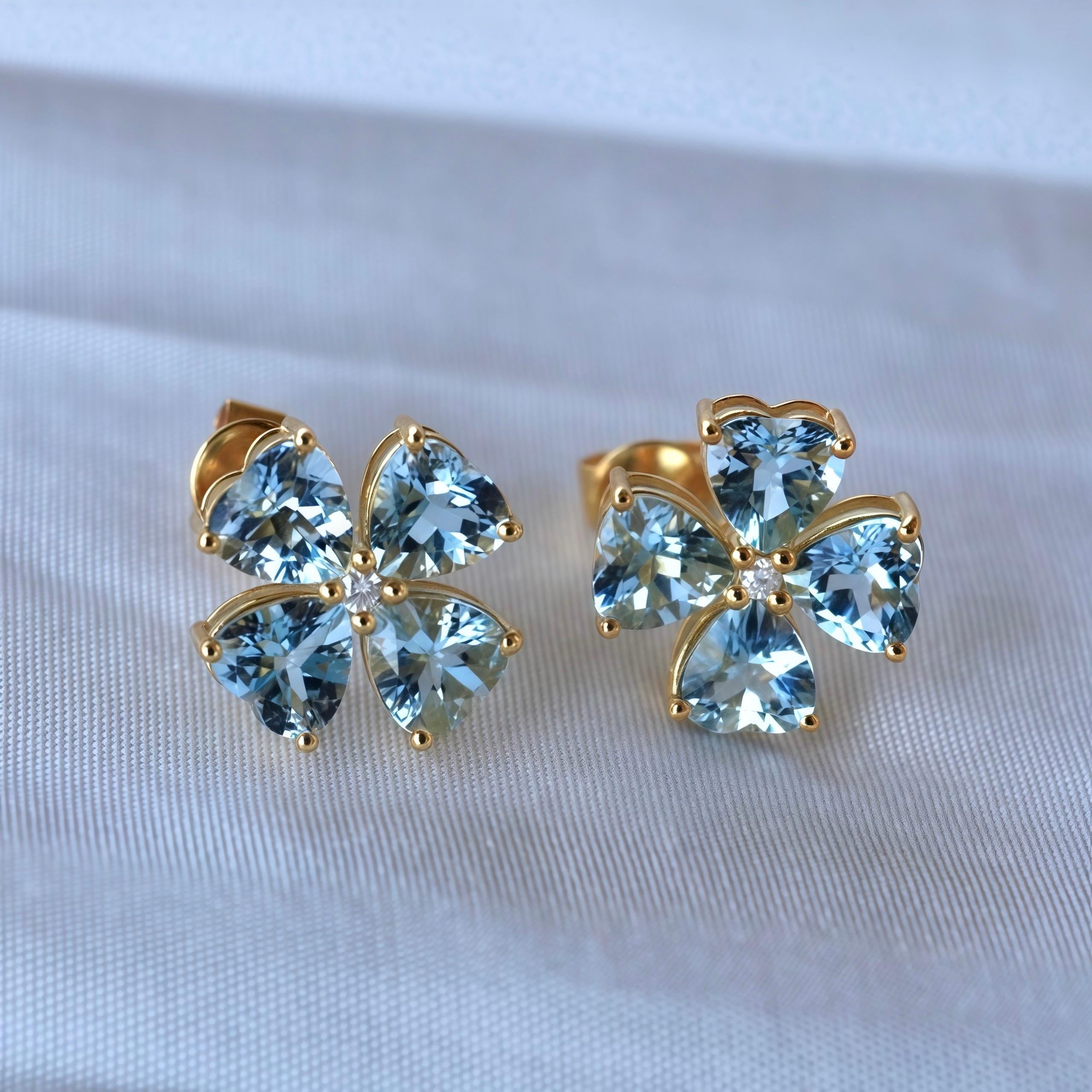 Kai Felicia Aquamarine Diamond Clover Earrings in 14K Solid Gold In New Condition In Rowland Heights, CA