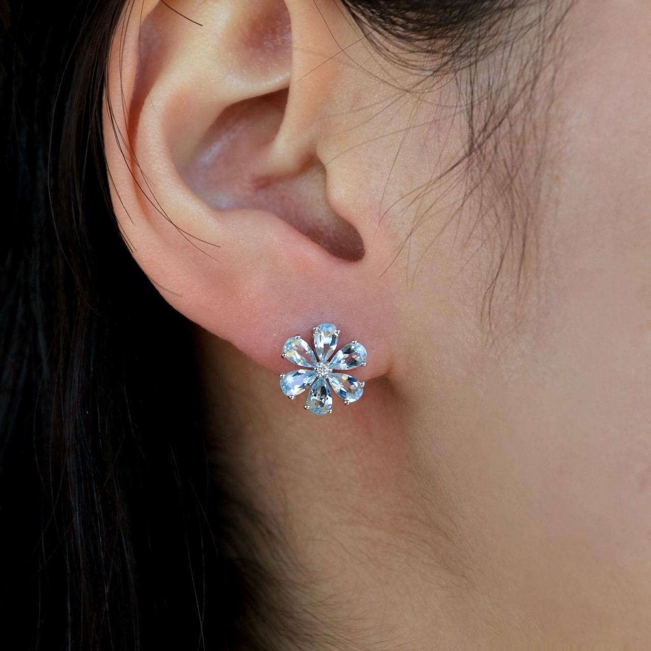 Kai Flora Blossom 2.63 ctw Aquamarine Diamond Baroque Pearl Convertible Earrings For Sale 1