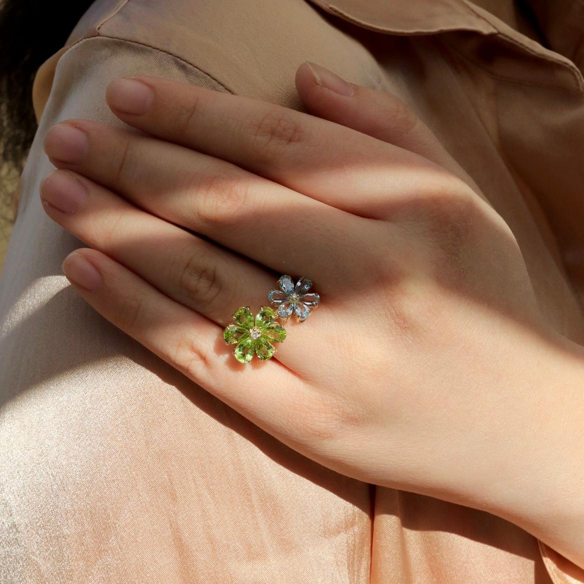 Modern Kai Flora Blossom Periot and Aquamarine Diamond Cocktail Ring For Sale