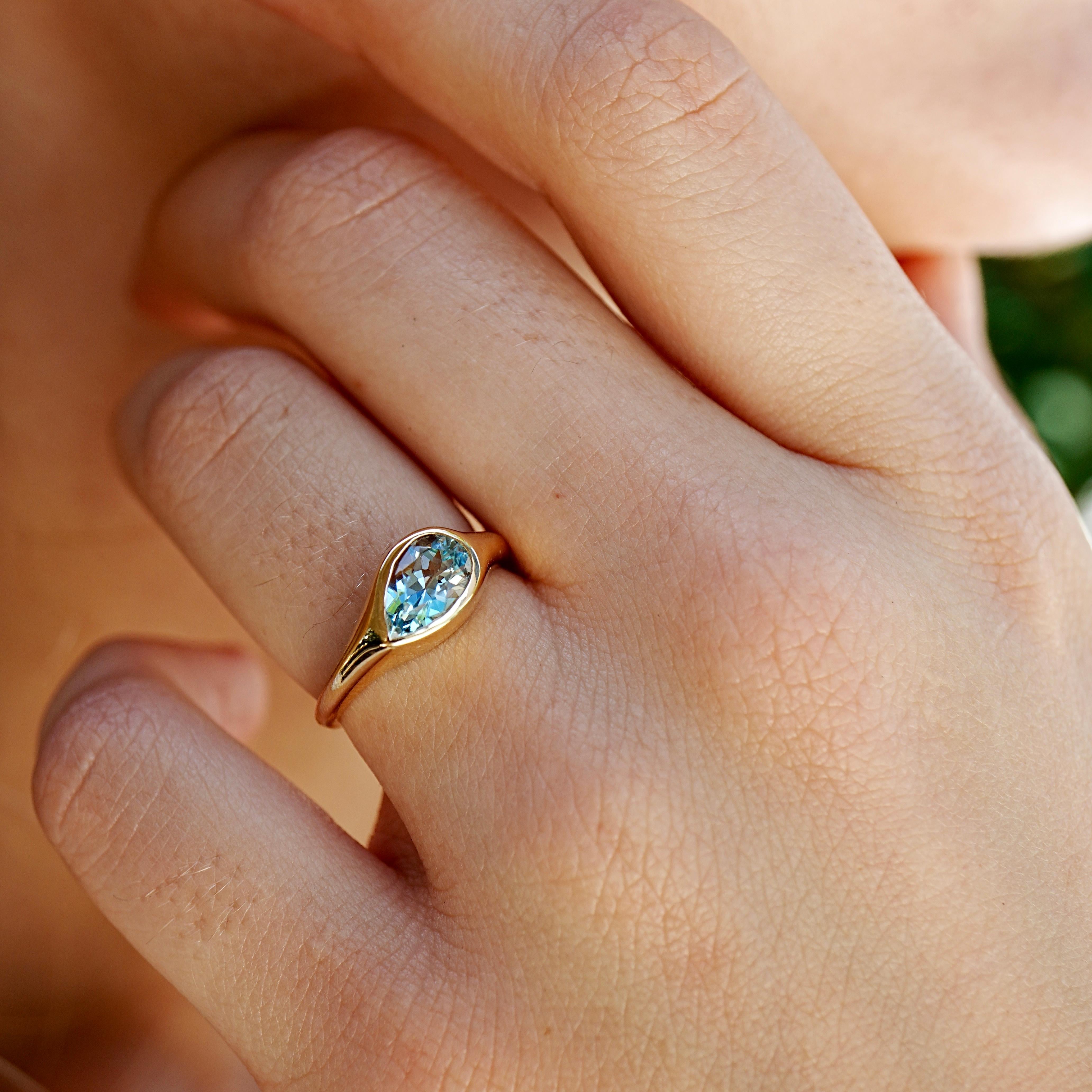 Kai Gloria Anillo de aguamarina natural pera de 1,00 quilates Moderno en venta