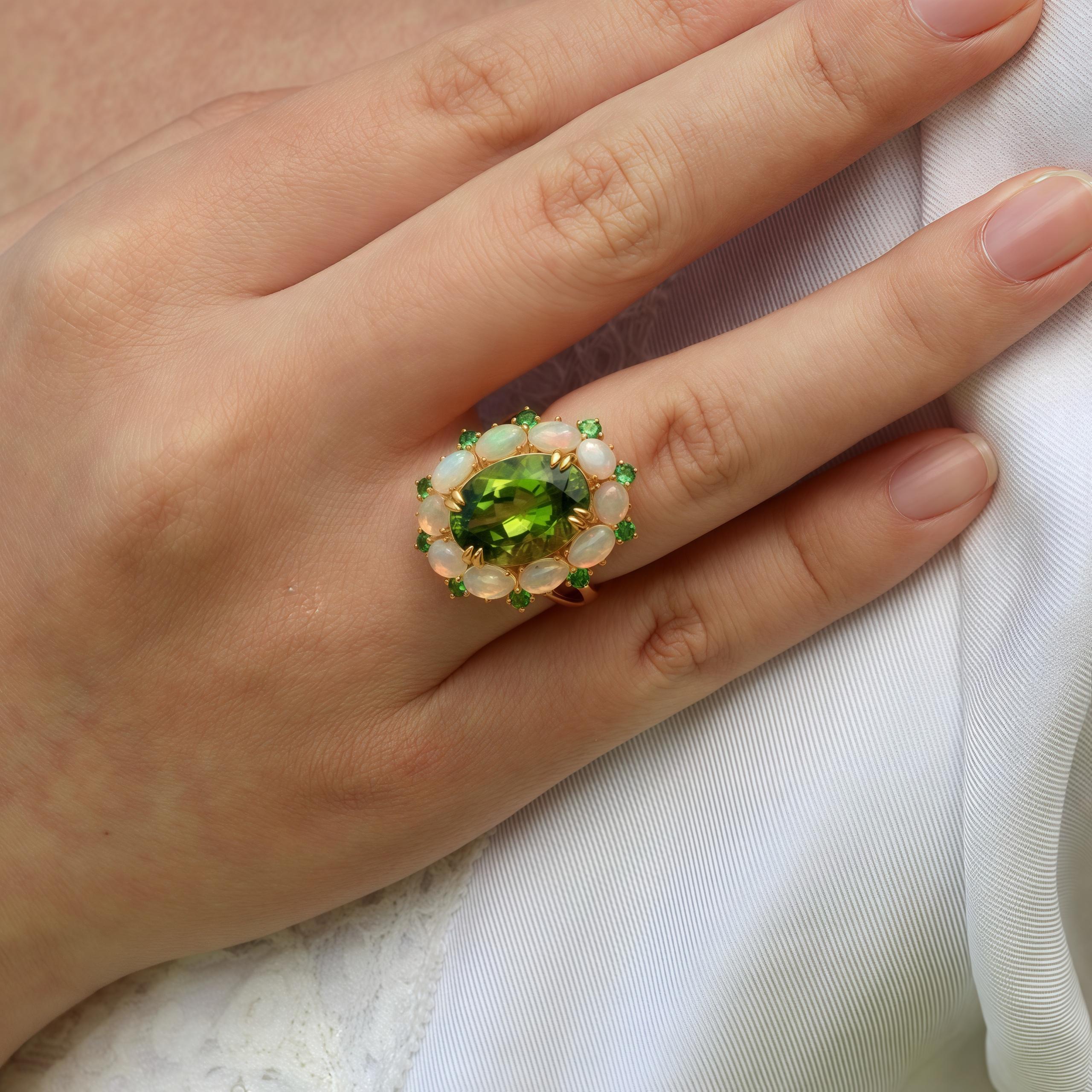 Kai Kai Green Peridot Opal Tsavorite Cluster Cocktail Ring In condizioni Nuovo in vendita a Rowland Heights, CA