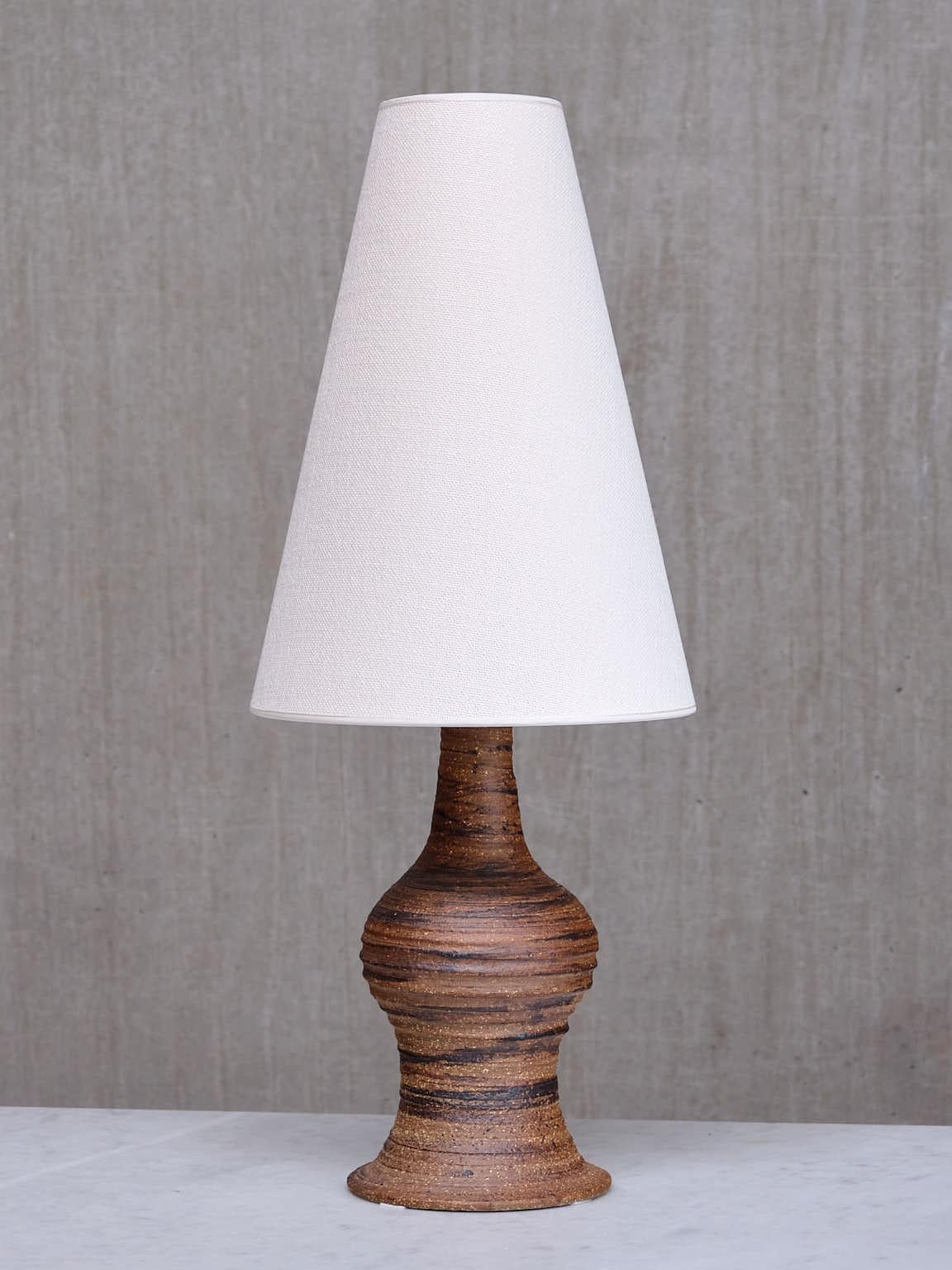 Lampe de table en faïence texturée Brown, Tungelsta, Suède, années 1960 en vente 3
