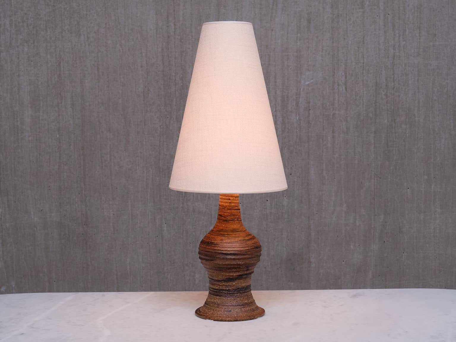 Lampe de table en faïence texturée Brown, Tungelsta, Suède, années 1960 en vente 4