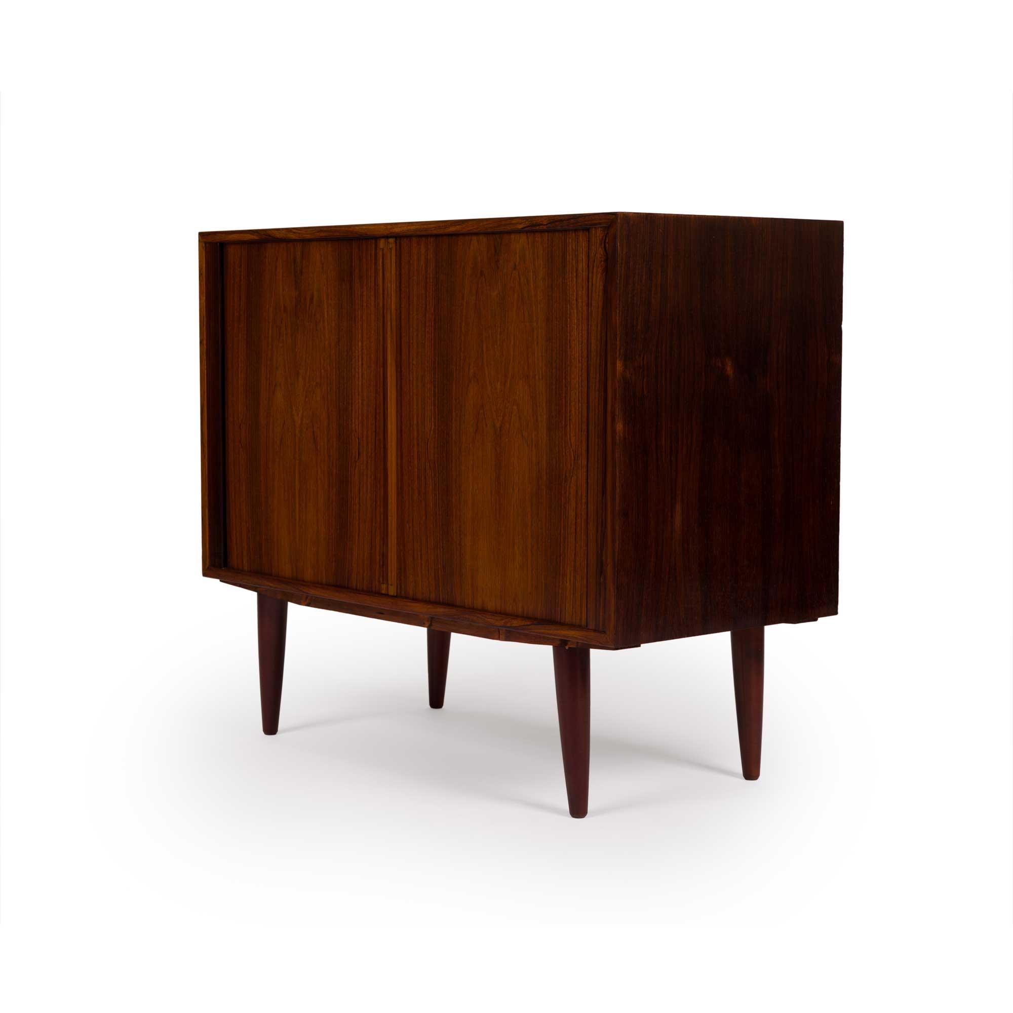 Kai Kristensen Rosewood Tambour Door Cabinet Sideboard / Media Cabinet en vente 1