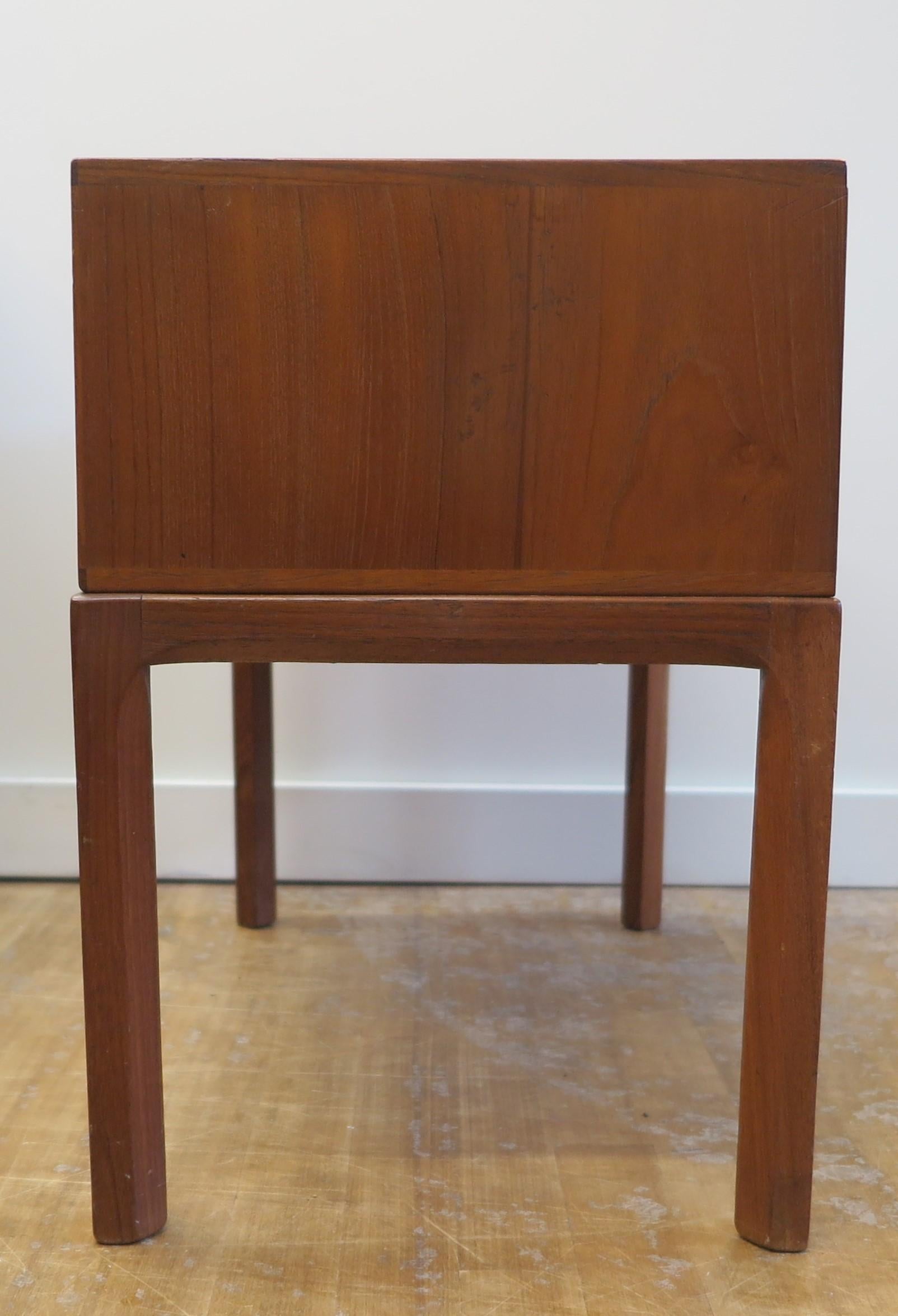 Kai Kristiansen 384 Side Table made by Aksel Kjersgaard  In Good Condition In New York, NY