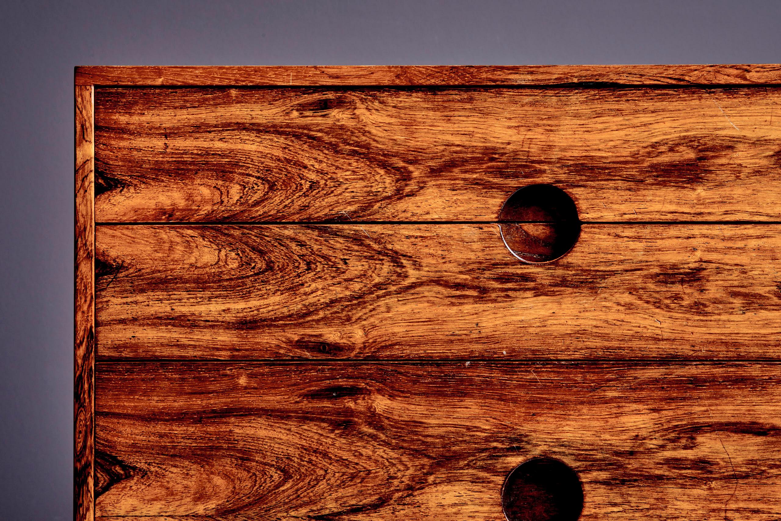 Metà XX secolo Kai Kristiansen 386 Comodino o tavolino in teak per Aksel Kjersgaard in palissandro in vendita