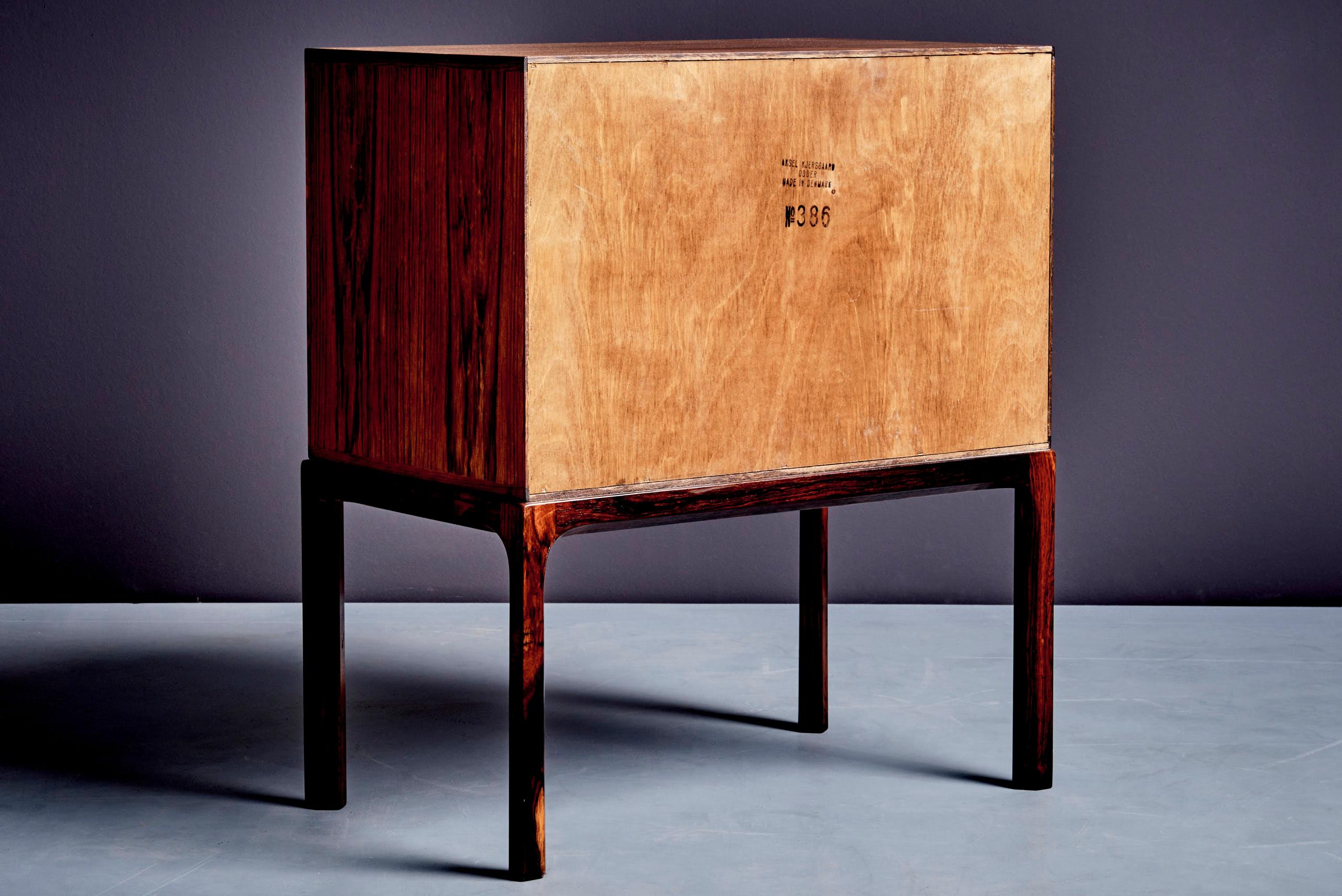 Kai Kristiansen 386 Comodino o tavolino in teak per Aksel Kjersgaard in palissandro in vendita 1
