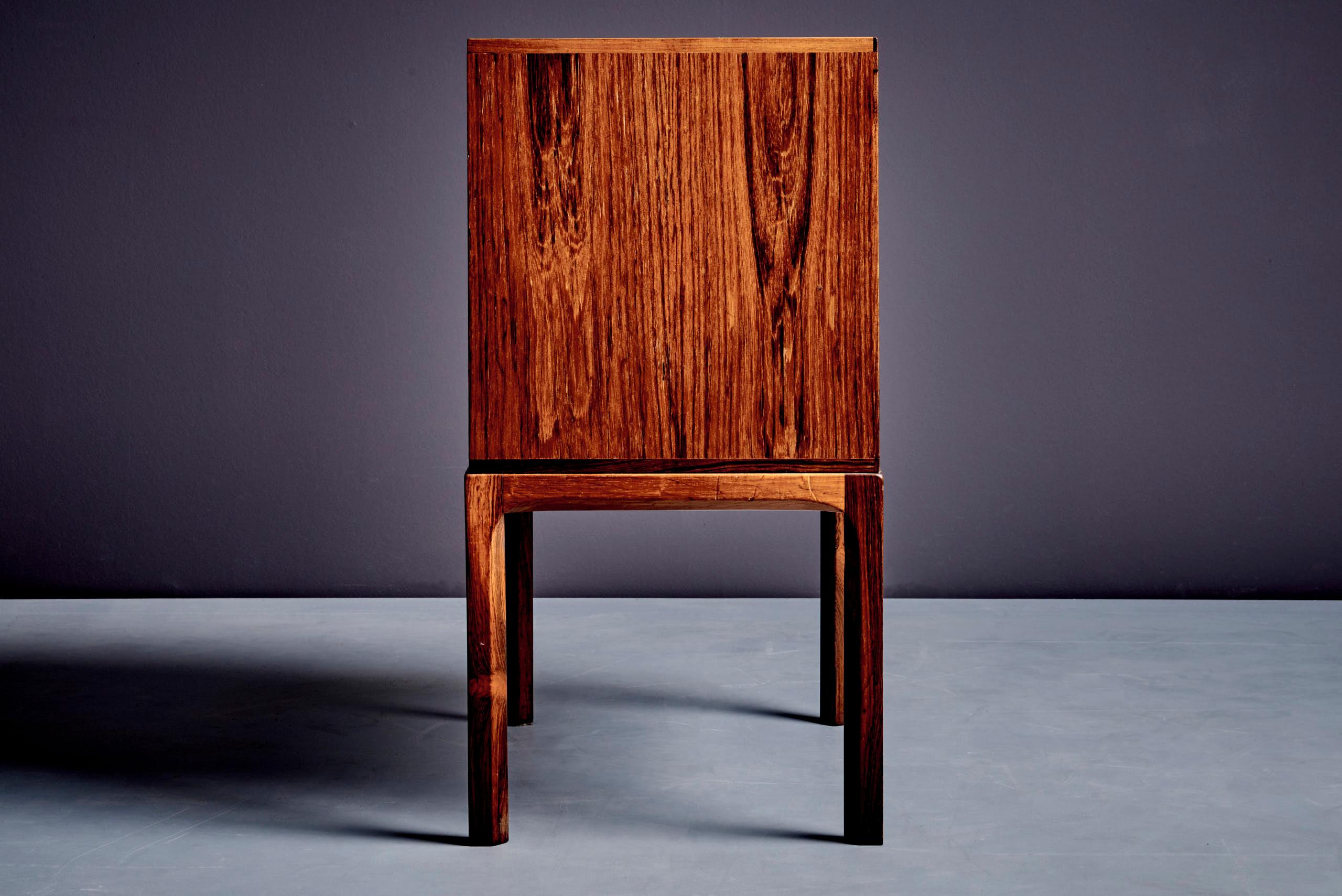 Kai Kristiansen 386 Comodino o tavolino in teak per Aksel Kjersgaard in palissandro in vendita 2