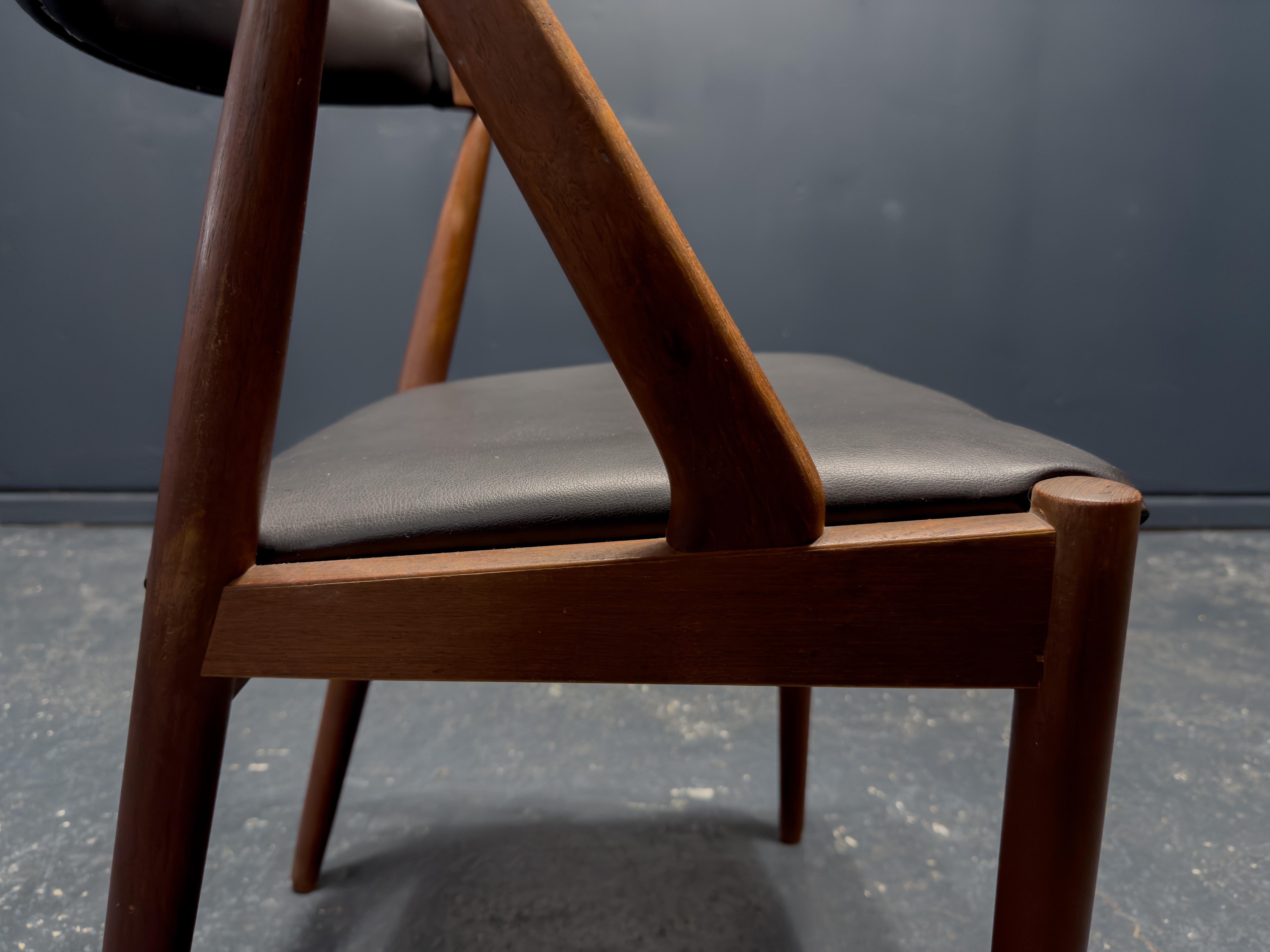 Kai Kristiansen Black Leather and Teak Model 31 Chair For Sale 5